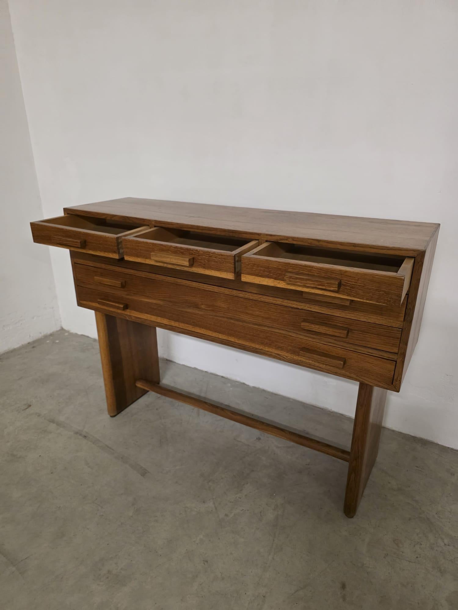 Commode d'horloger en chêne des années 1950, fabrication italienne en vente 5