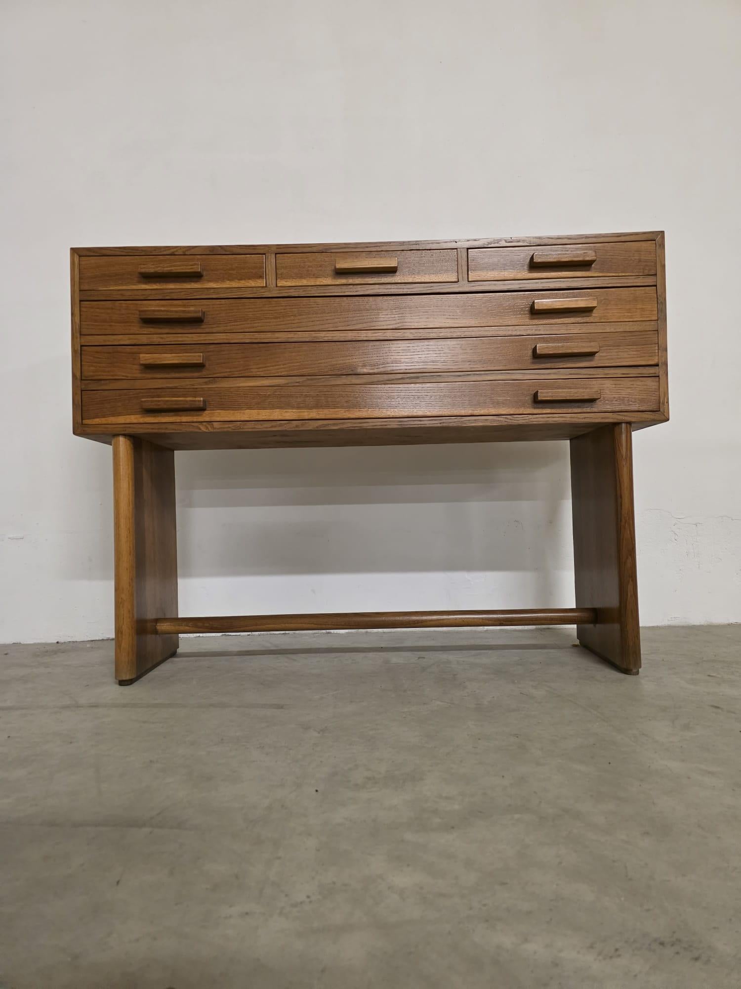 Italian Commode d'horloger en chêne des années 1950, fabrication italienne en vente