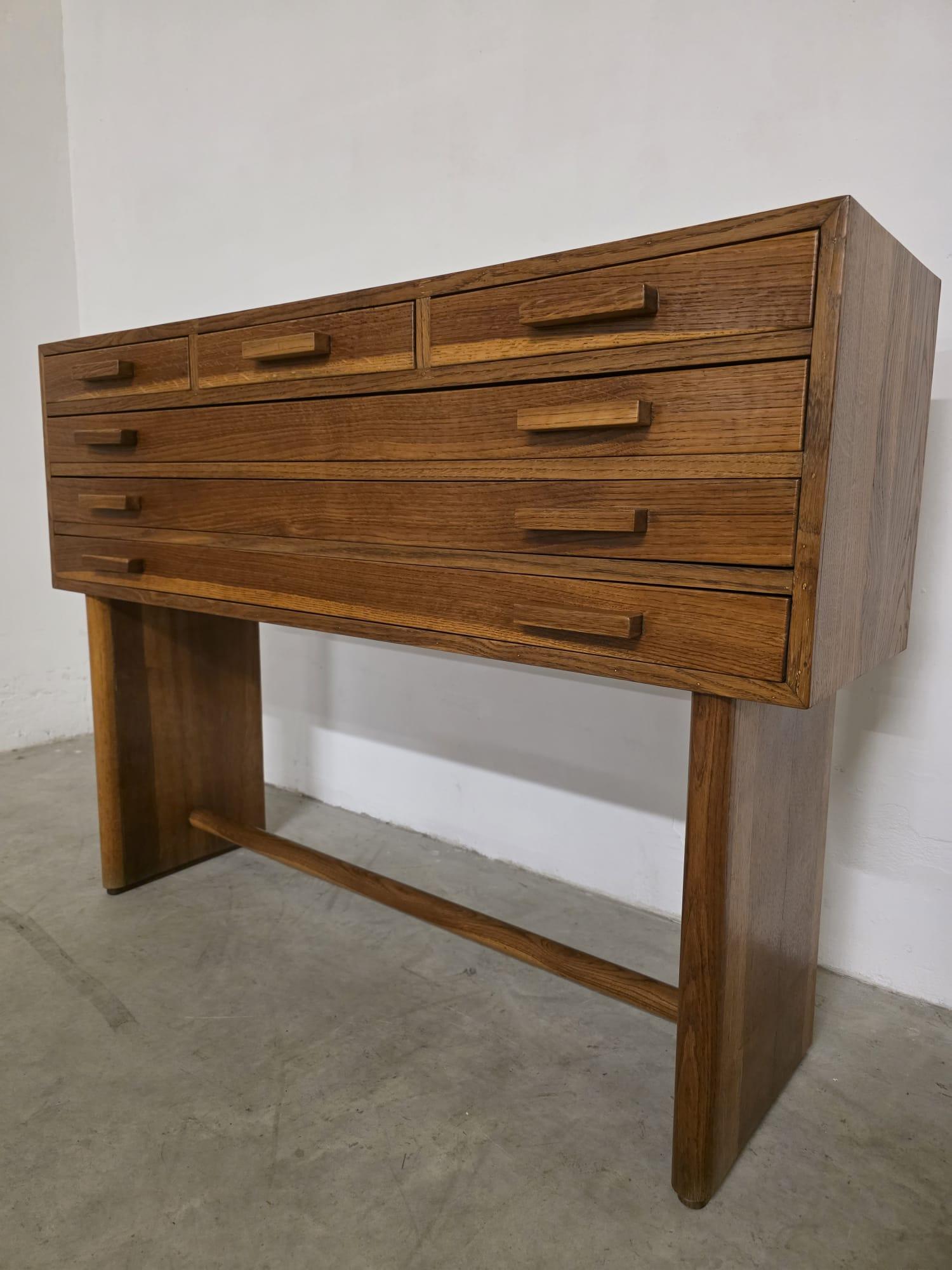 Commode d'horloger en chêne des années 1950, fabrication italienne Excellent état - En vente à Torino, IT
