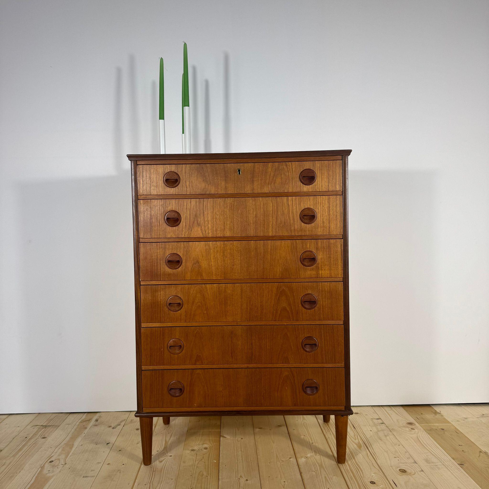 Cassettiera danese anni '60 in teak in vendita 1