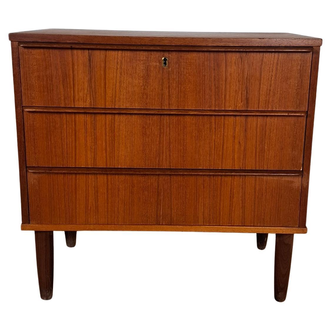 Danish Mid-Century Modern Teak Chest of Drawers with Three Drawers - 1960s