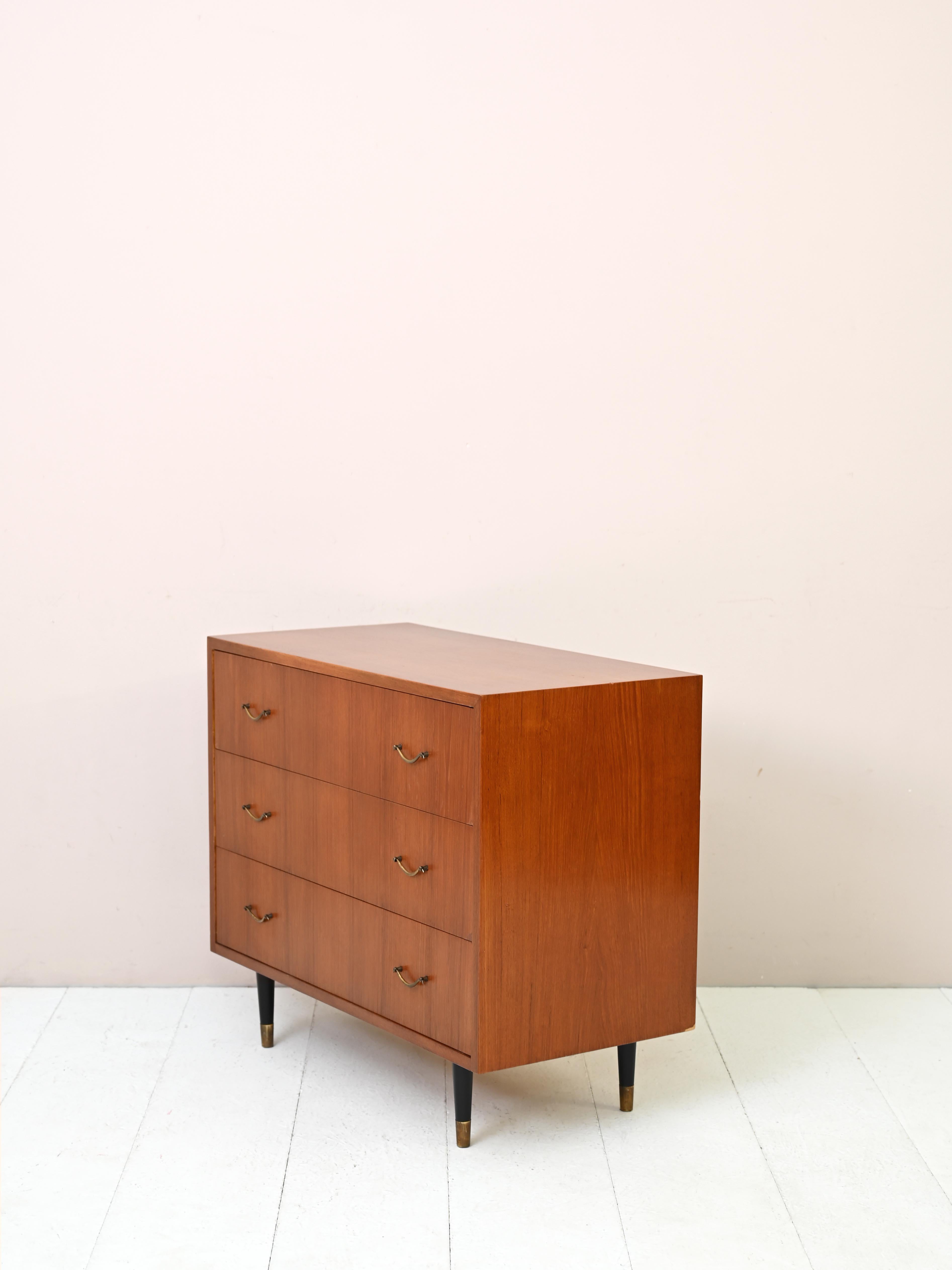 Danish vintage 1950s chest of drawers - Metal handles In Good Condition In Brescia, IT