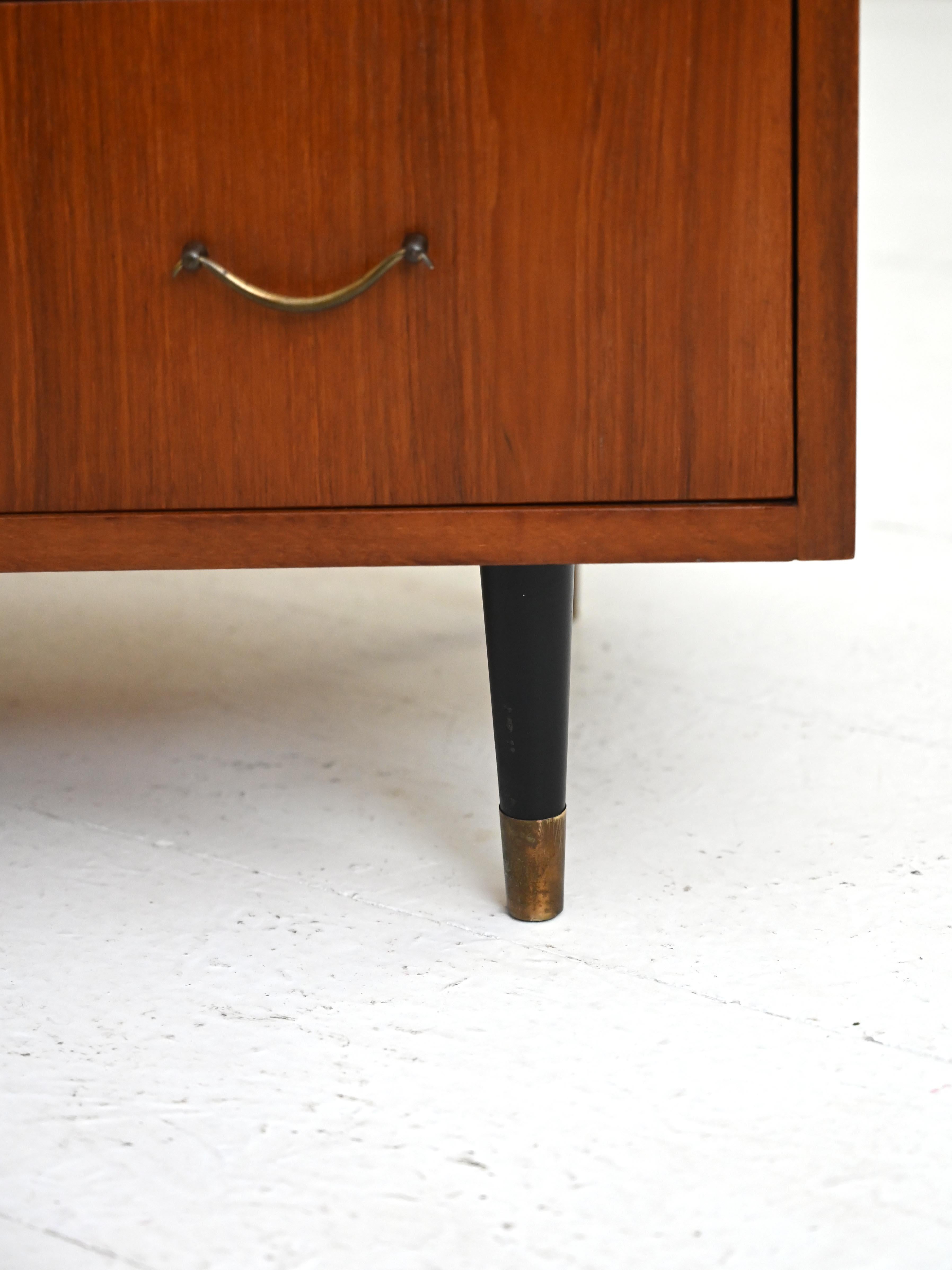 Danish vintage 1950s chest of drawers - Metal handles 2