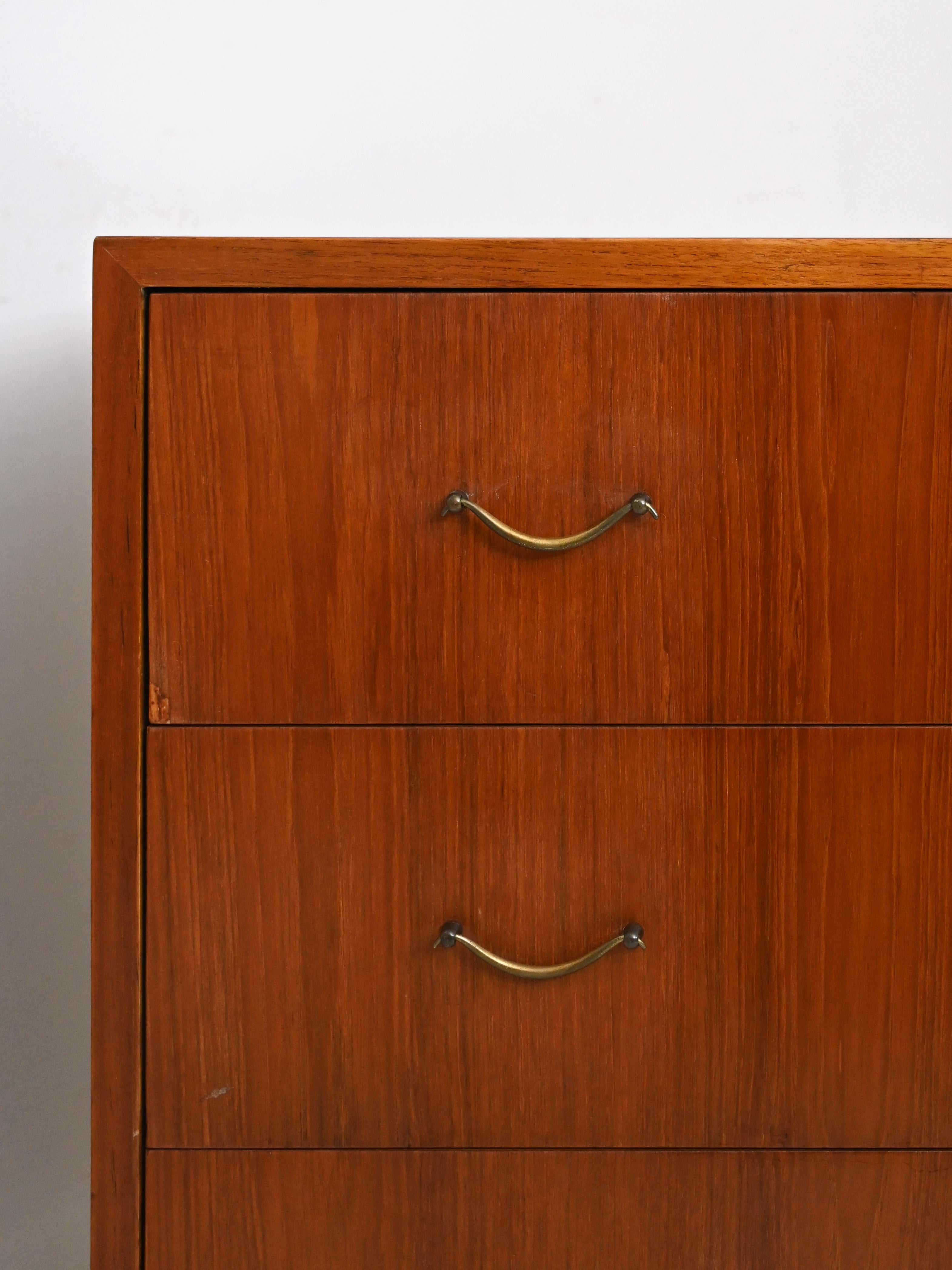 Danish vintage 1950s chest of drawers - Metal handles 3