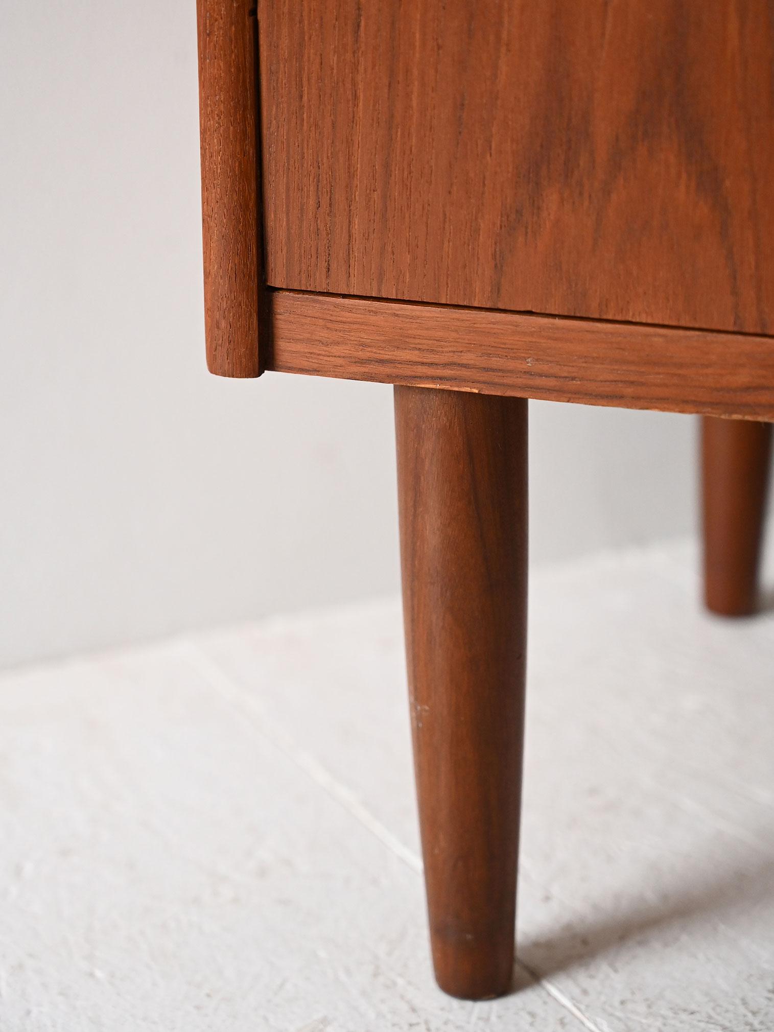 Cassettiera danese vintage in teak scuro For Sale 1