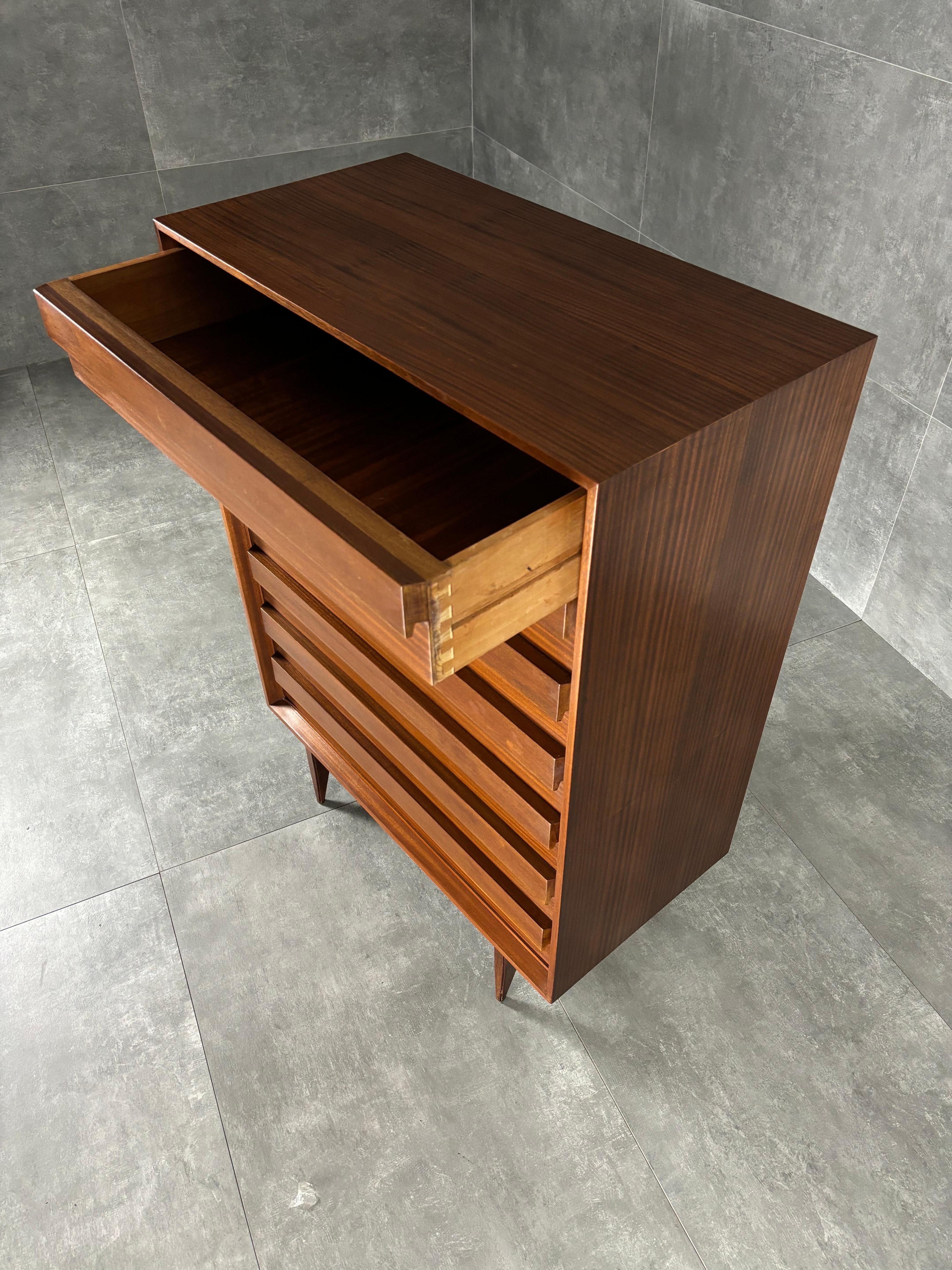 Wooden chest of drawers, 1960s For Sale 1
