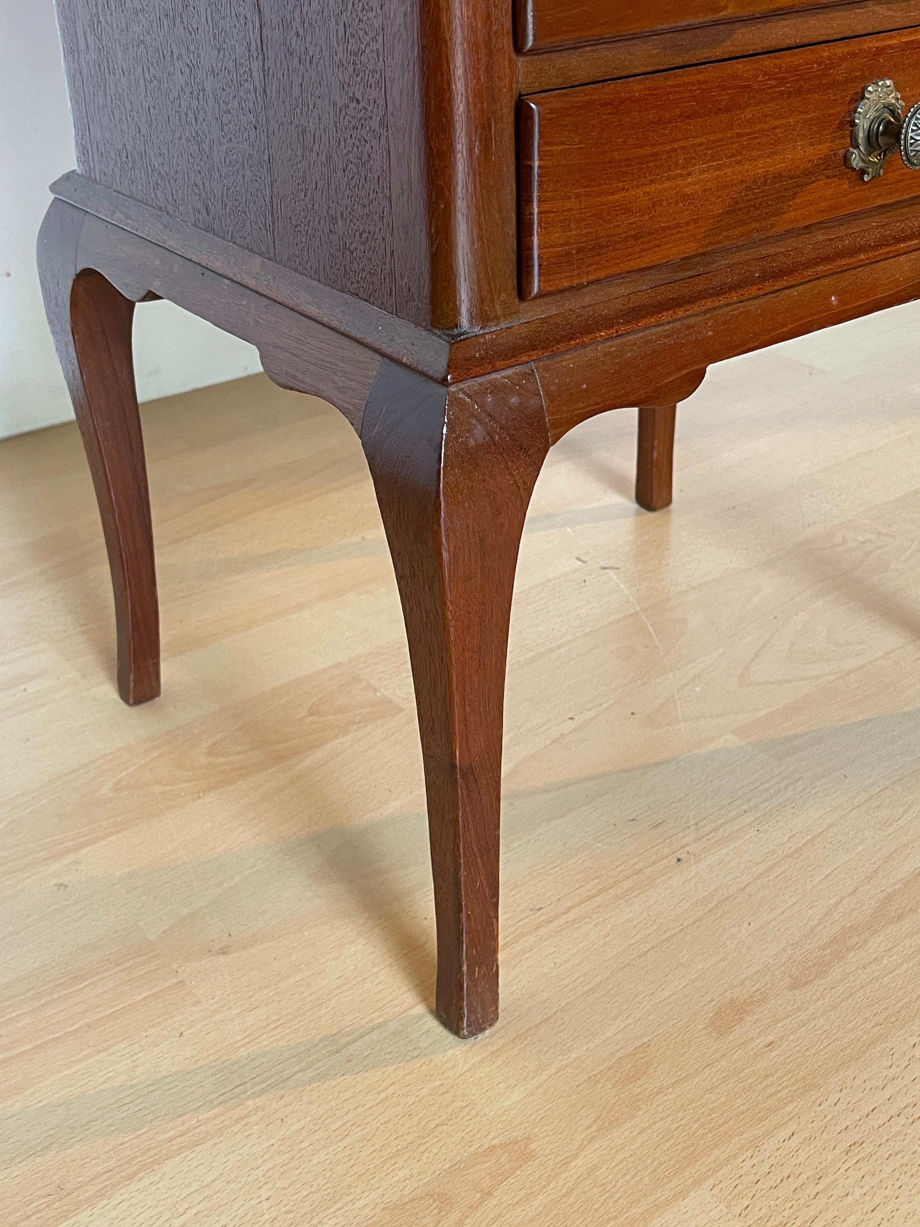 Hand-Crafted Solid Wood Chest of Drawers with 6 Drawers and Gilded Handles, Italy 1950s For Sale