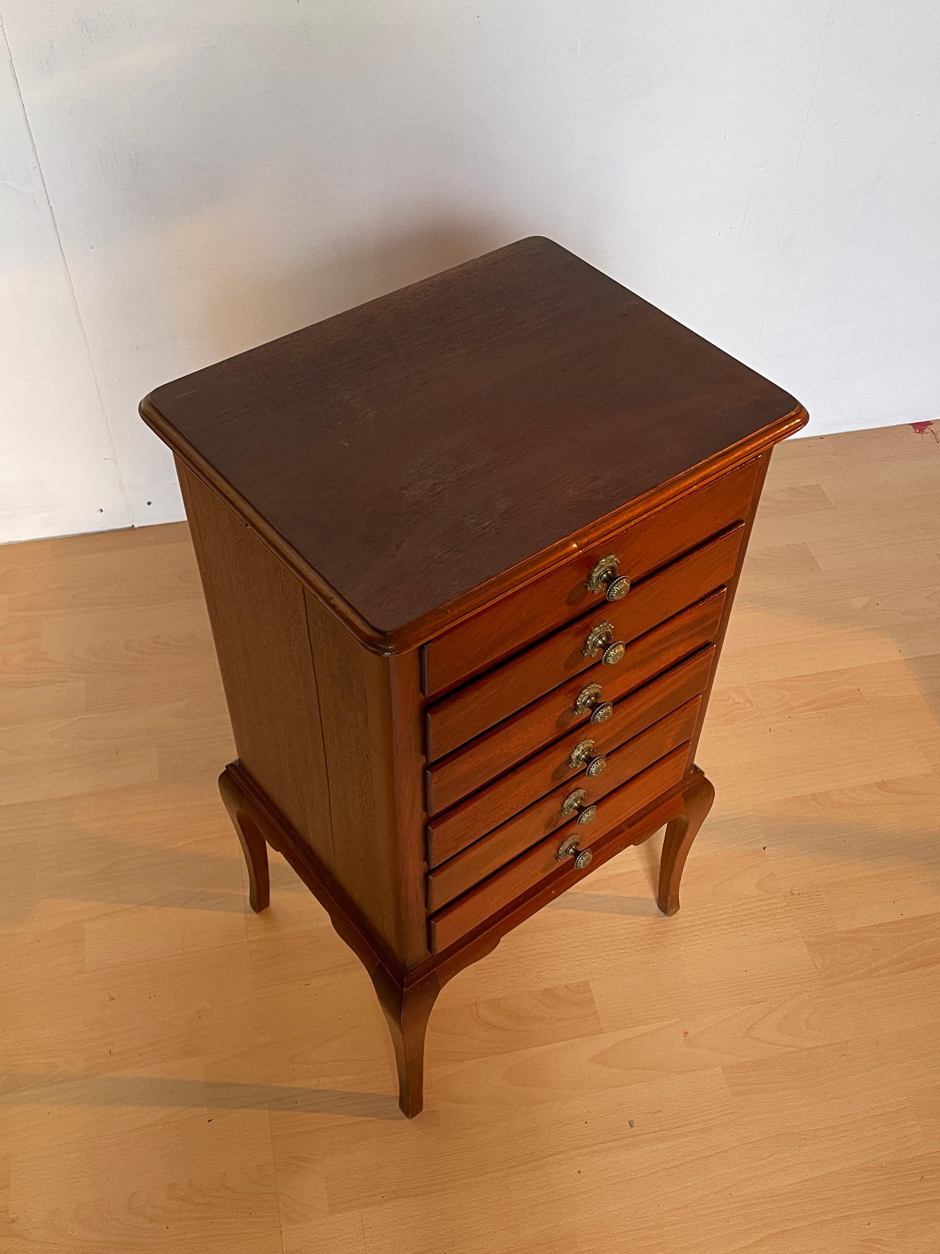 Solid Wood Chest of Drawers with 6 Drawers and Gilded Handles, Italy 1950s For Sale 1