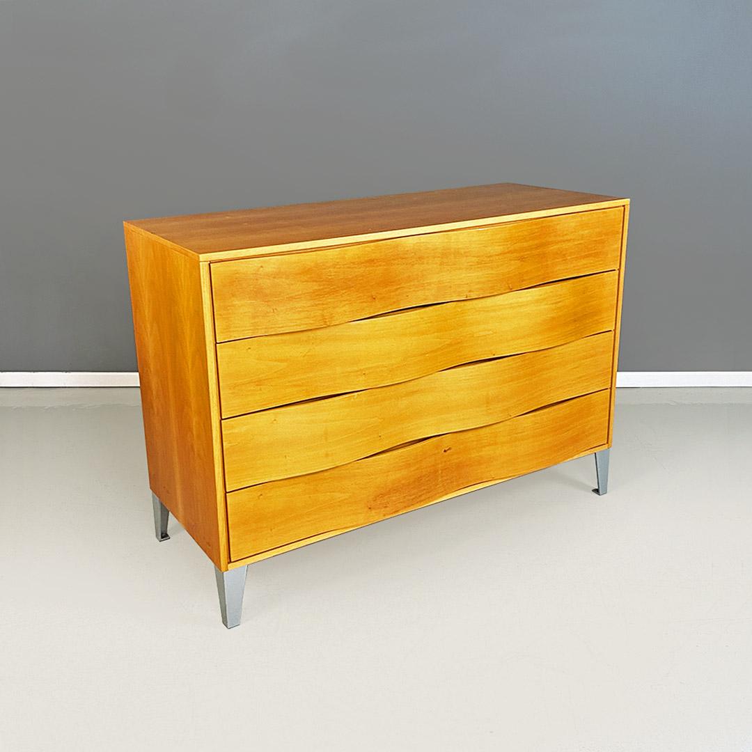 Solid wood and metal chest of drawers, Italian modern style, 1980s In Good Condition For Sale In MIlano, IT