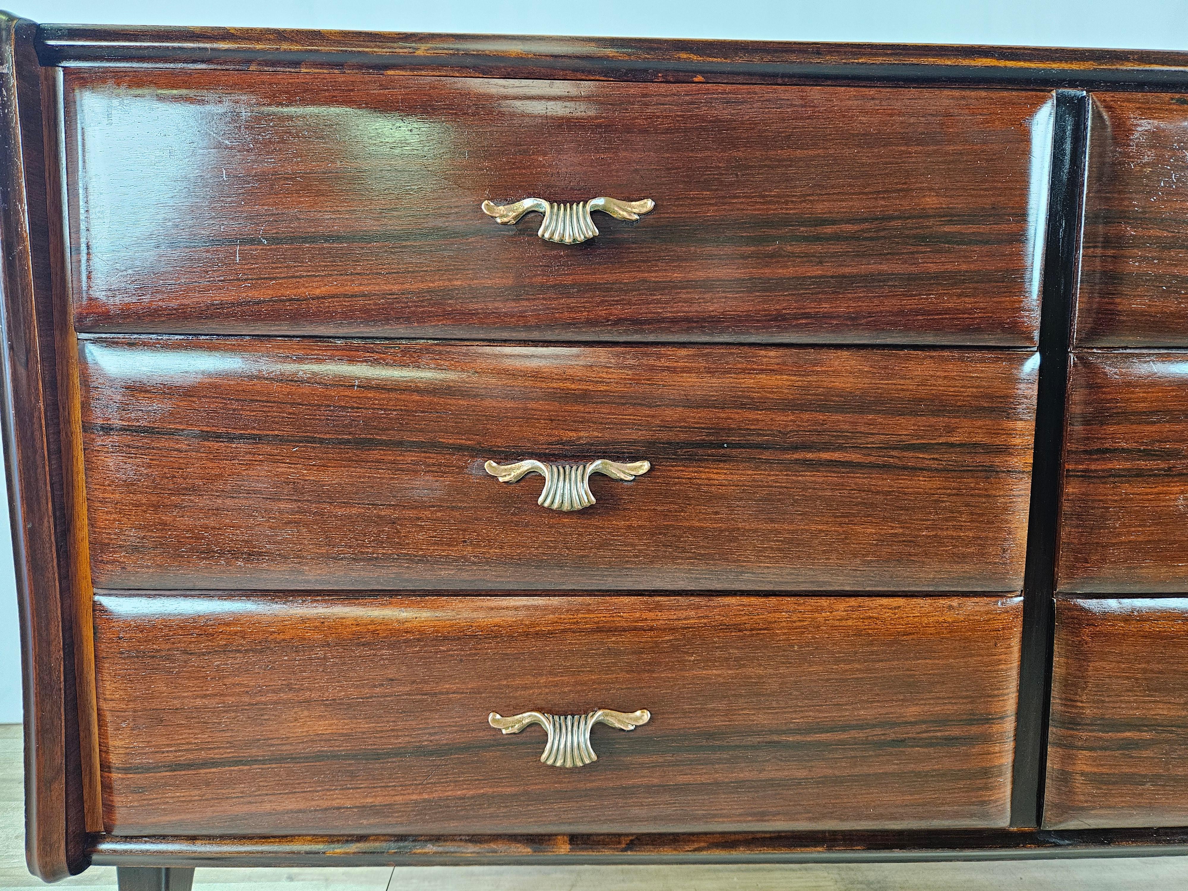 Mahogany chest of drawers with burgundy glass top 1950s For Sale 3
