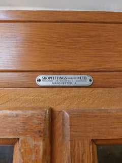 English chest of drawers in blond oak wood