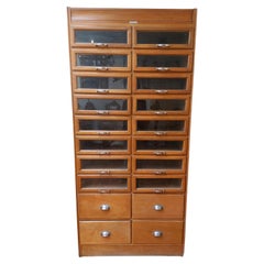 English chest of drawers in blond oak wood