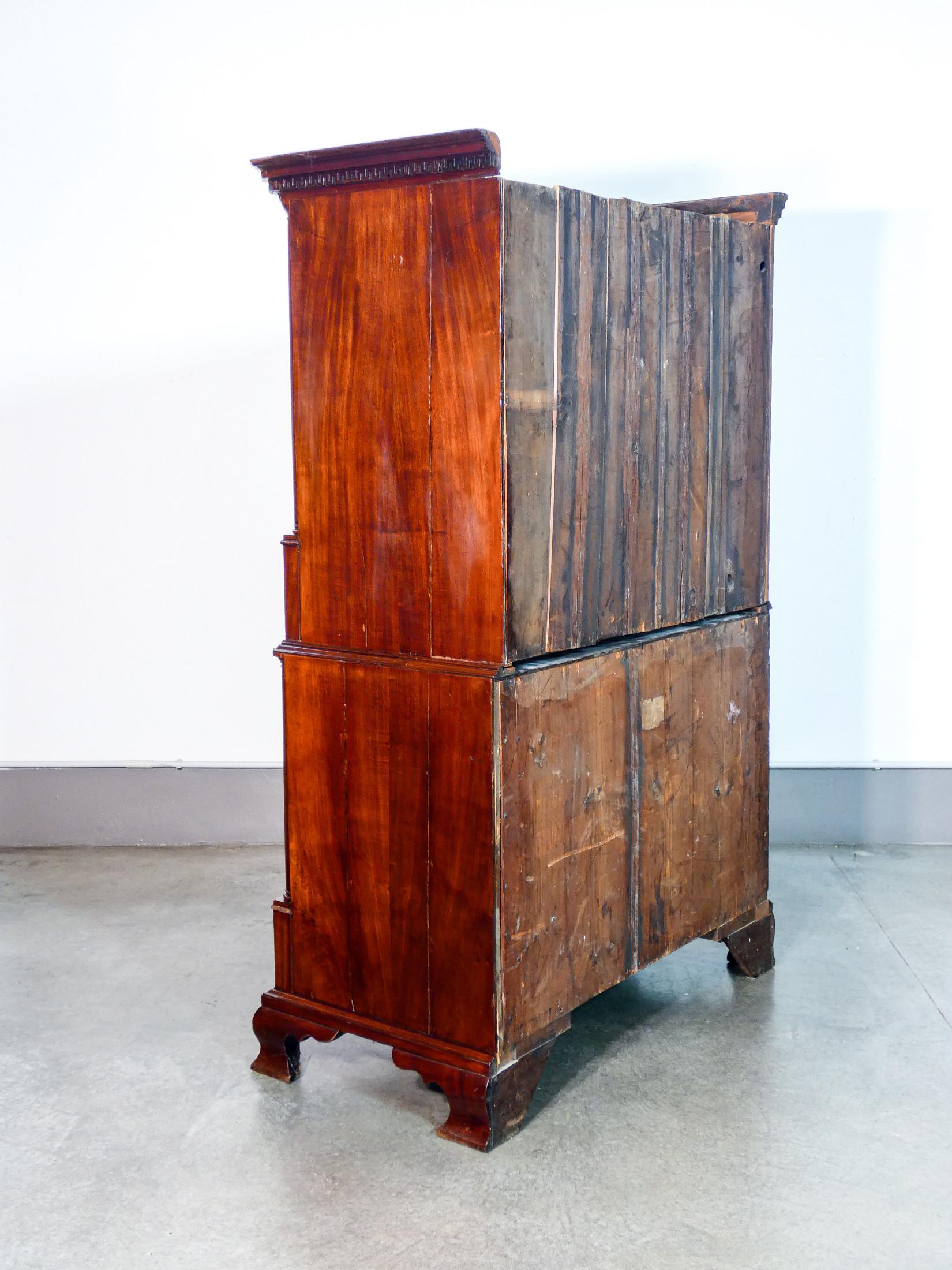 Cassettiera inglese, periodo georgiano, a otto cassetti. Inghilterra, Fine 1700 in vendita 5