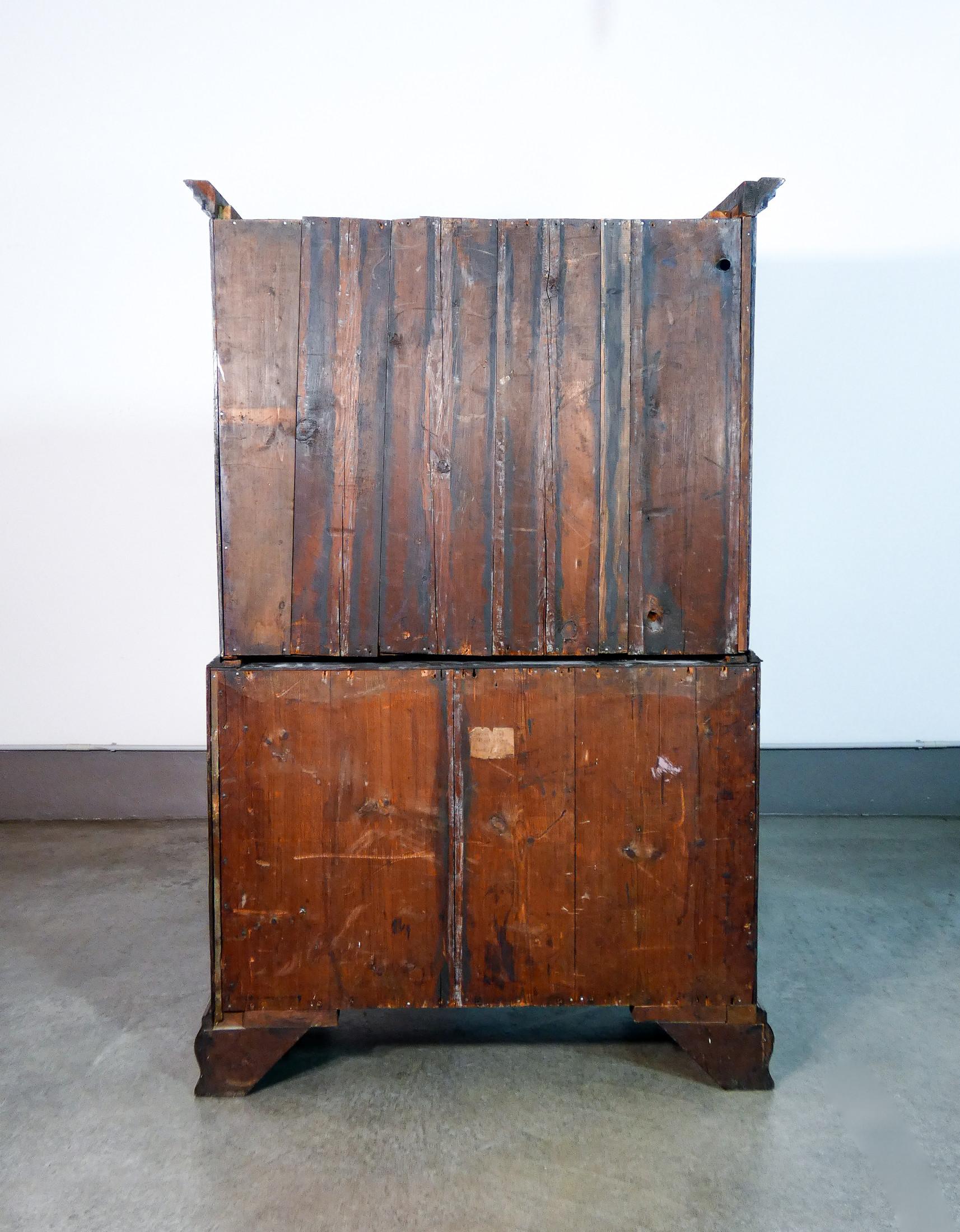 Cassettiera inglese, periodo georgiano, a otto cassetti. Inghilterra, Fine 1700 in vendita 6