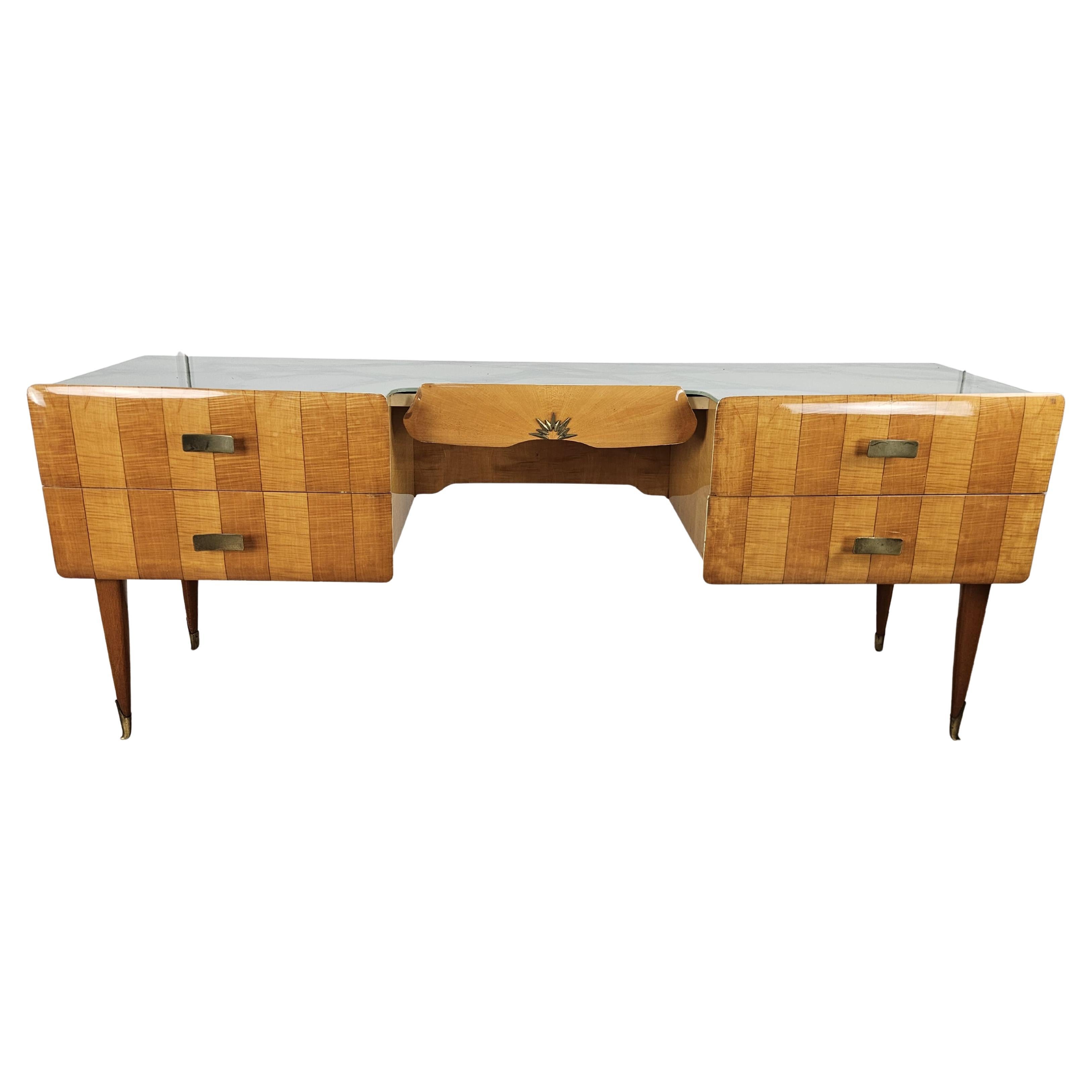 Commode italienne du milieu du siècle en verre d'érable et laiton, années 1950