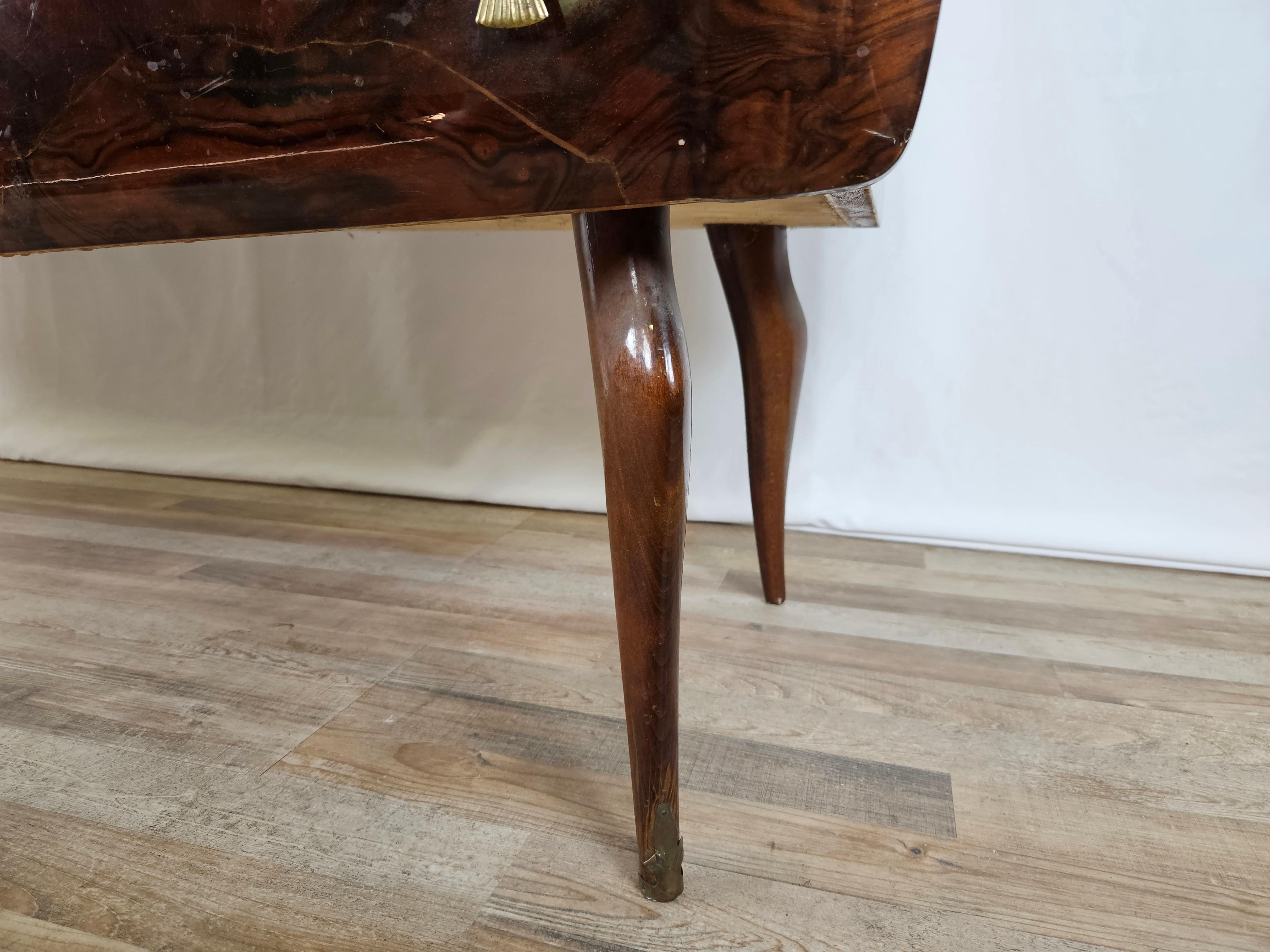 Mid Century Kommode mit Glas und Schubladen im Angebot 13