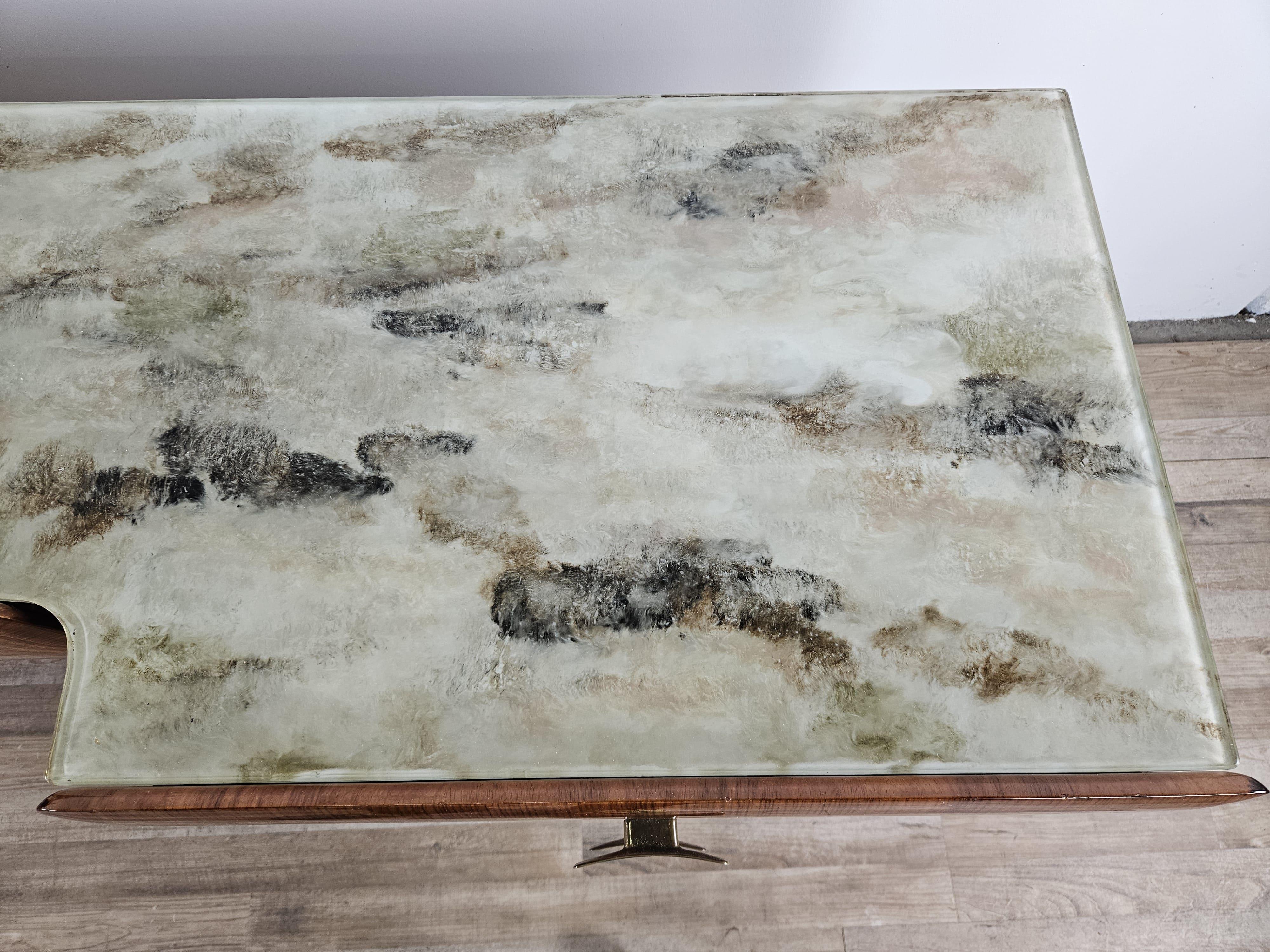 Cassettiera Mid Century in mogano ottone e vetro XX secolo In condizioni buone in vendita a Premariacco, IT