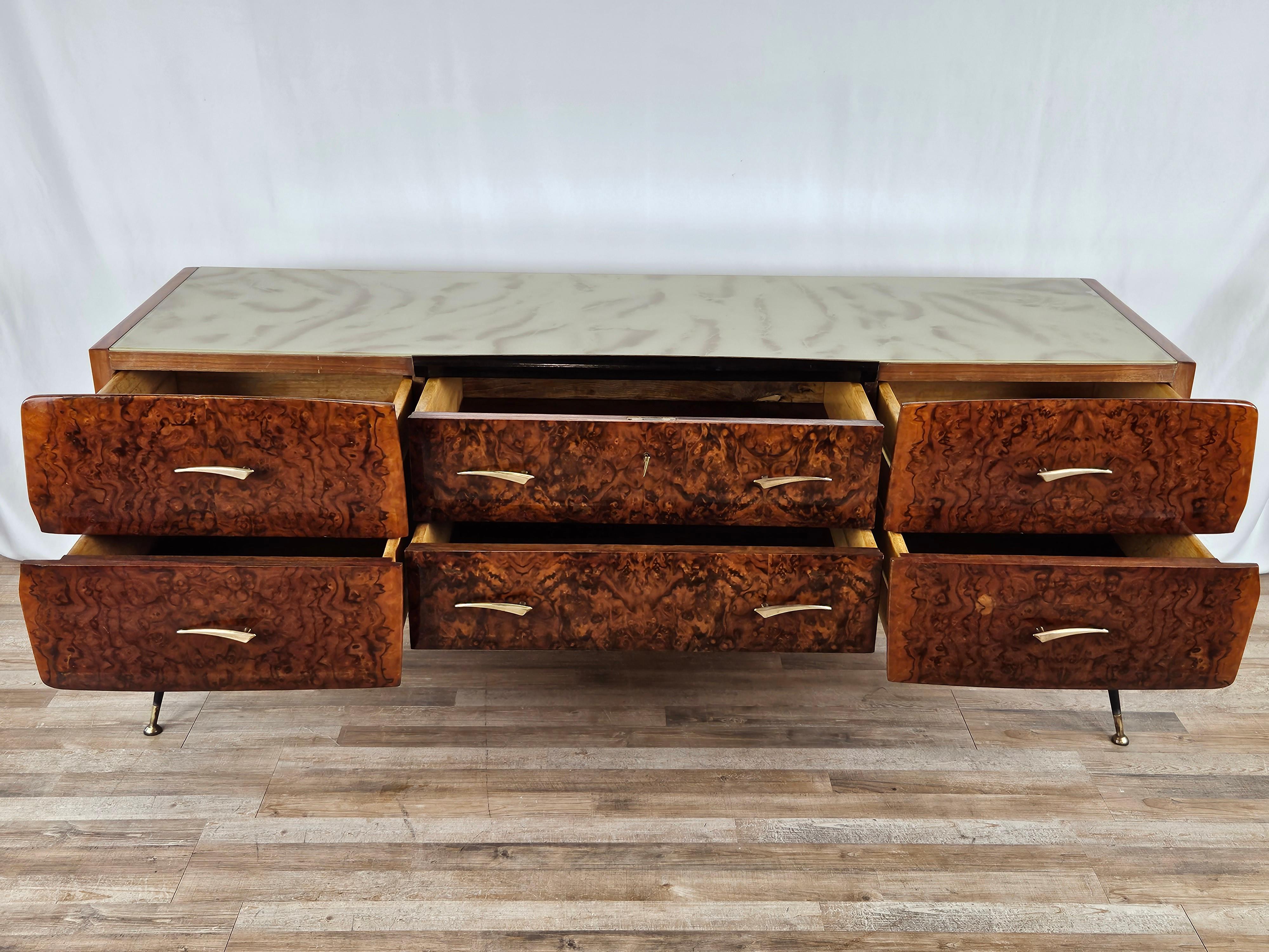 Mid Century chest of drawers in mahogany burl and glass For Sale 5