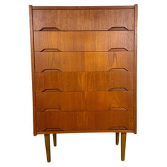 Mid-Century teak chest of drawers