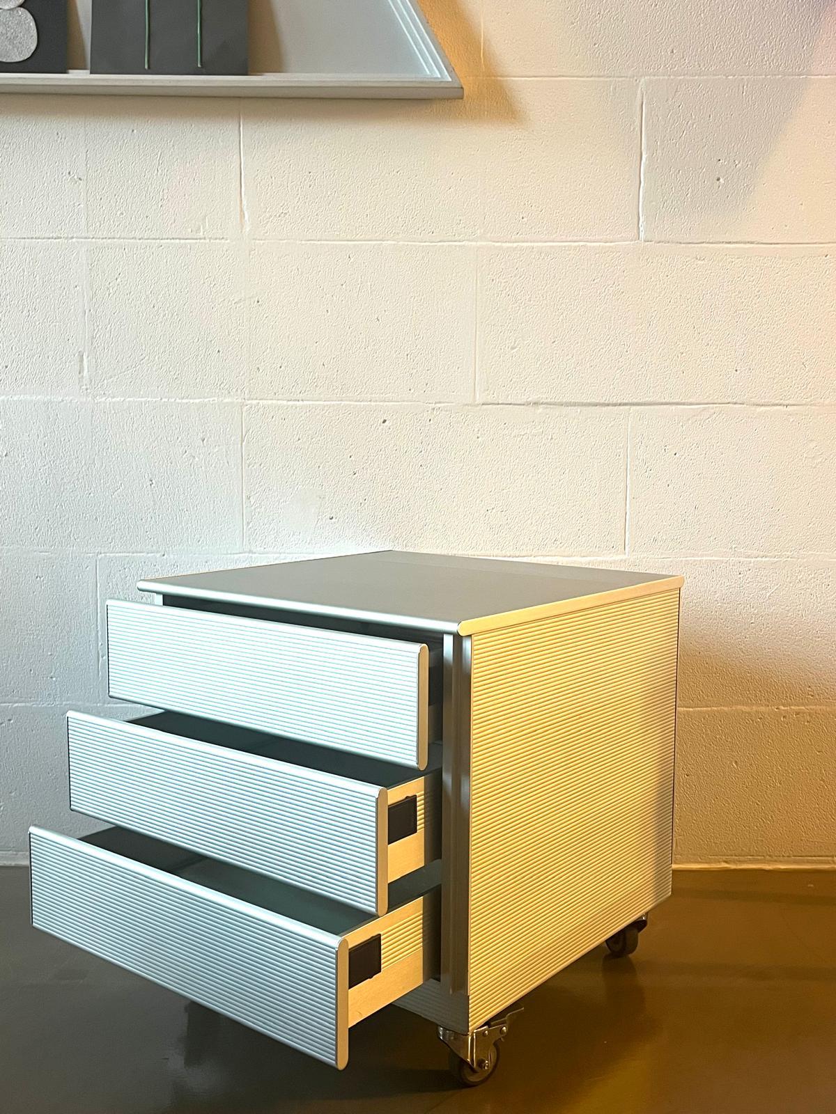 Cassettiera mod. Velasca - Ycami di L. Cozza & L. Mascheroni, Italia, 1980 In condizioni discrete in vendita a Milano, IT