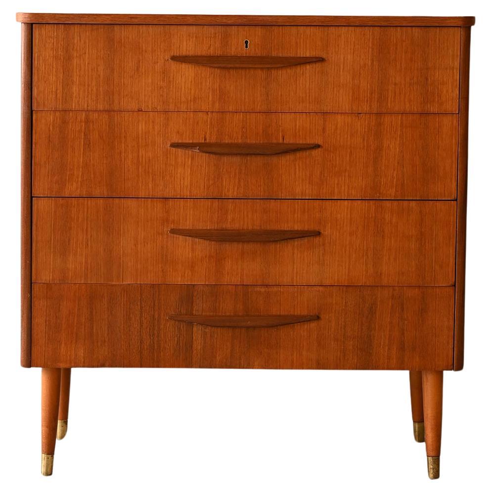 Nordic chest of drawers with wooden handles For Sale