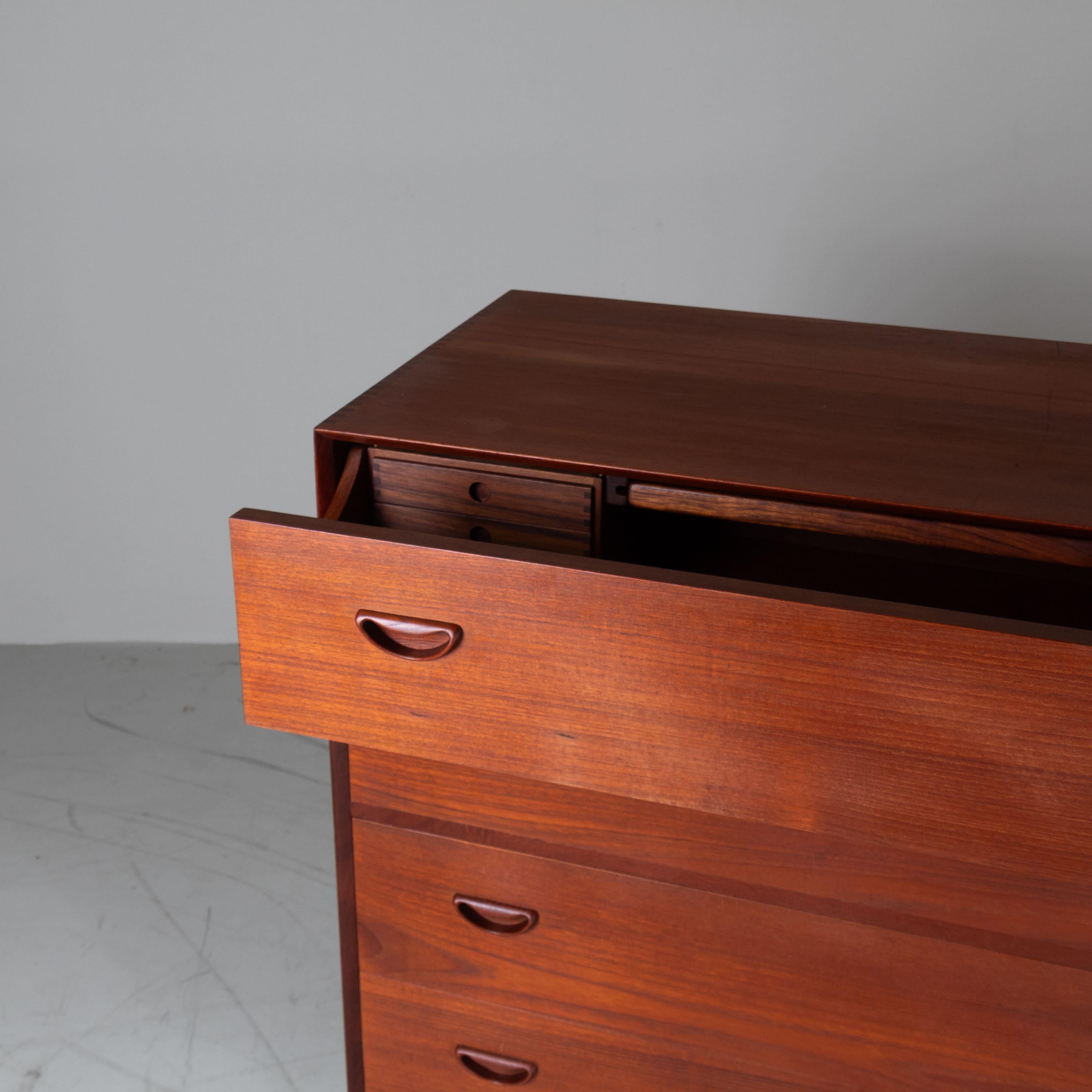 Wood Peter Hvidt and Orla Mølgaard-Nielsen chest of drawers, Søborg Møbelfabrik, 1954 For Sale
