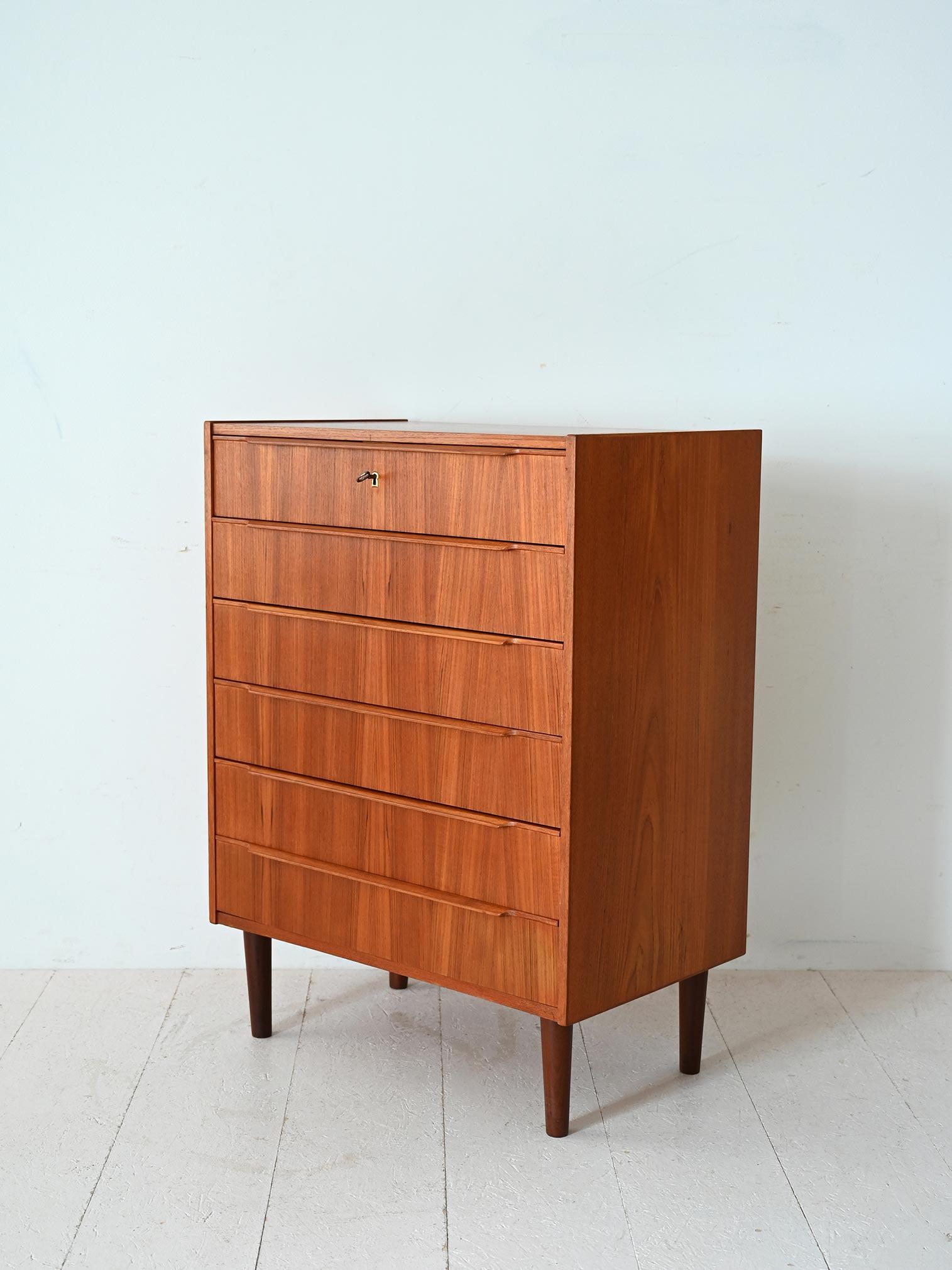 Scandinavian Cassettiera scandinava anni '50/'60 a 6 cassetti in vendita