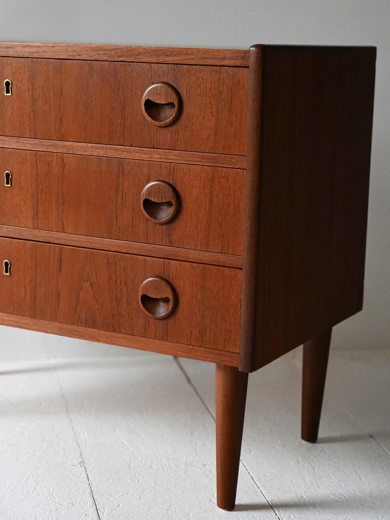 Cassettiera scandinava anni ’50/’60 in teak In Good Condition For Sale In Brescia, IT