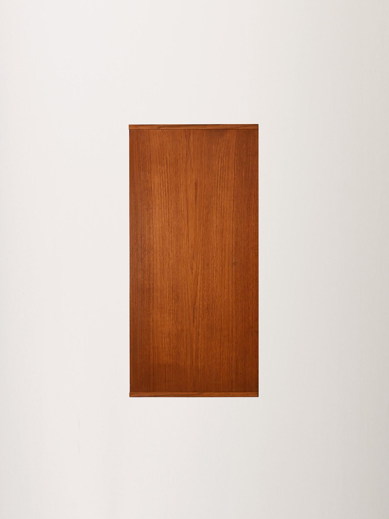 Cassettiera scandinava anni ’50-60 in teak (Teakholz) im Angebot