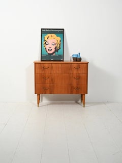 Cassettiera scandinava anni 50 in teak con inserti in ottone