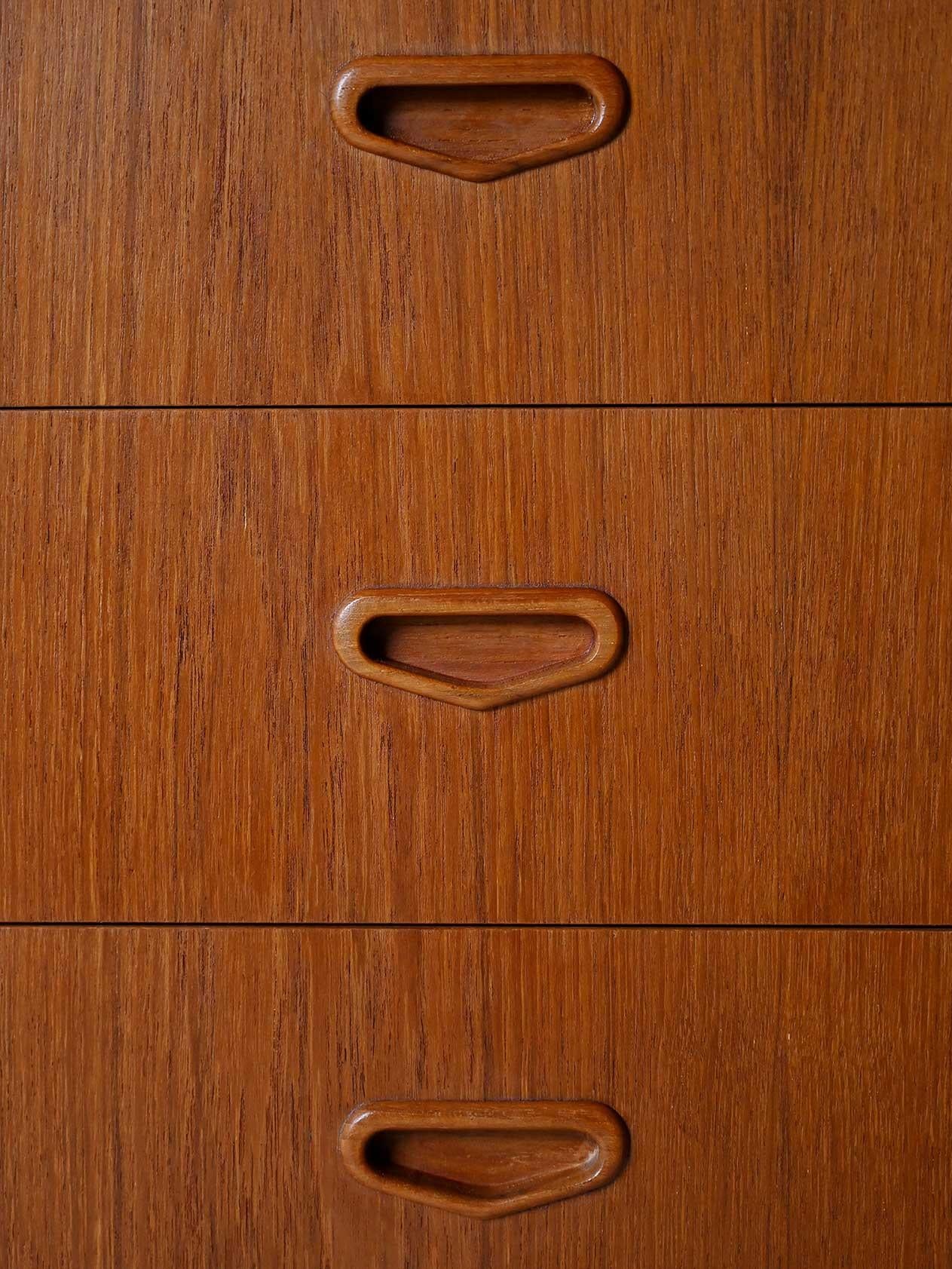 Teak Cassettiera scandinava anni ’60 in teak For Sale