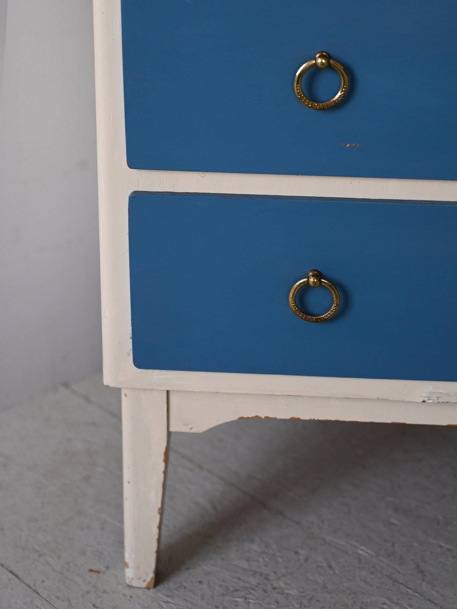 Scandinavian blue and white chest of drawers For Sale 1