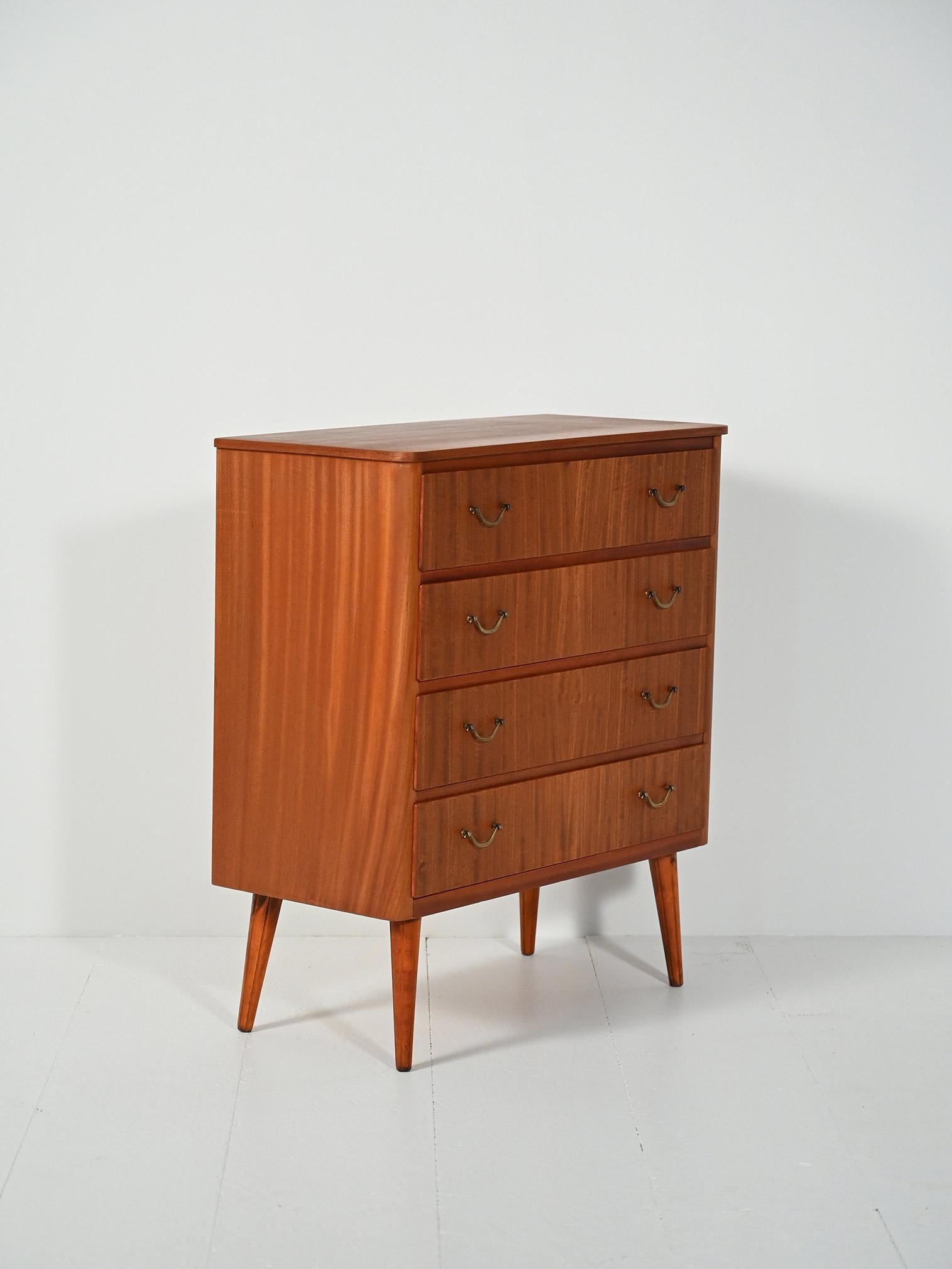 Scandinavo moderno Cassettiera scandinava in mogano anni '50 in vendita