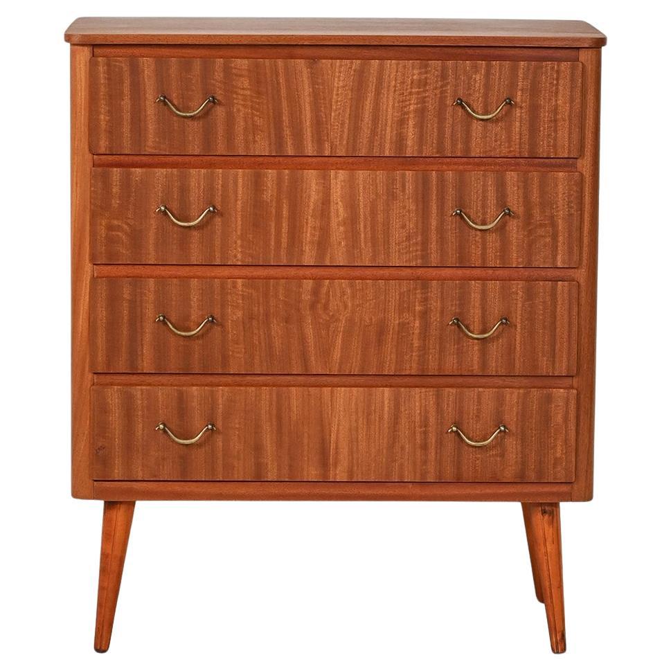 Cassettiera scandinava in mogano anni '50 in vendita