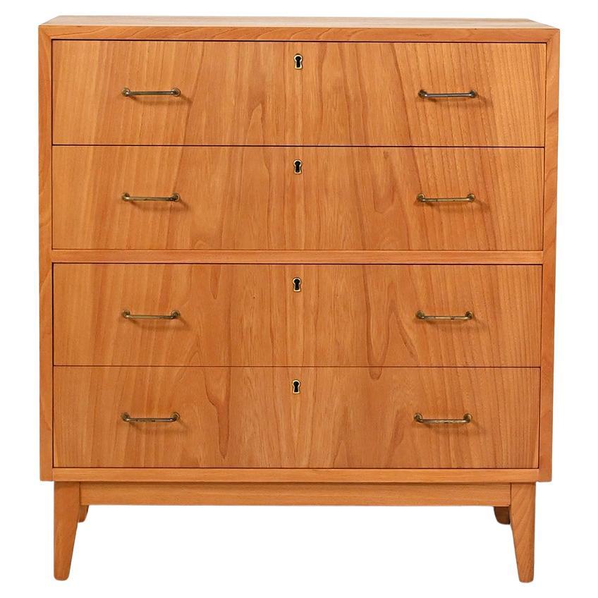 Cassettiera scandinava in olmo anni '50