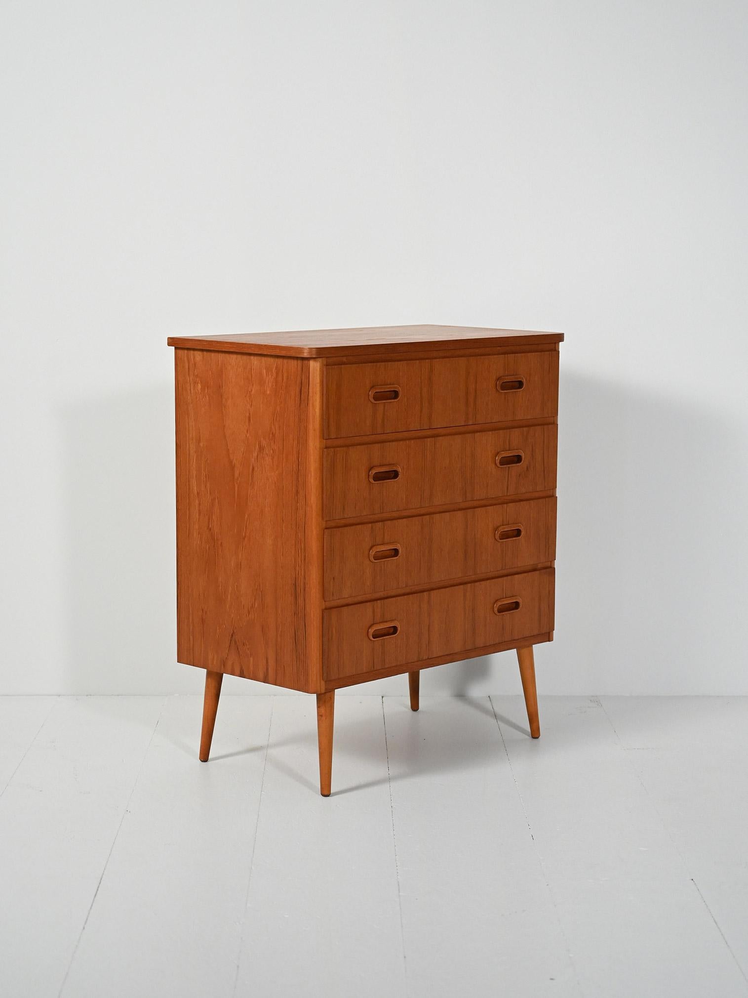 Cassettiera scandinava in teak, anni 50/60 Escandinavo moderno en venta