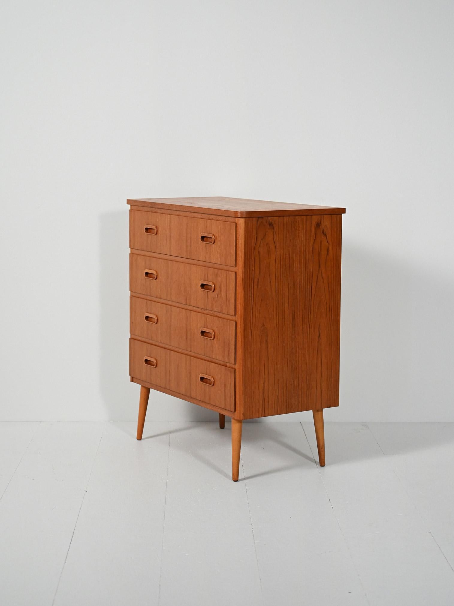 Cassettiera scandinava in teak, anni 50/60 Escandinavo en venta