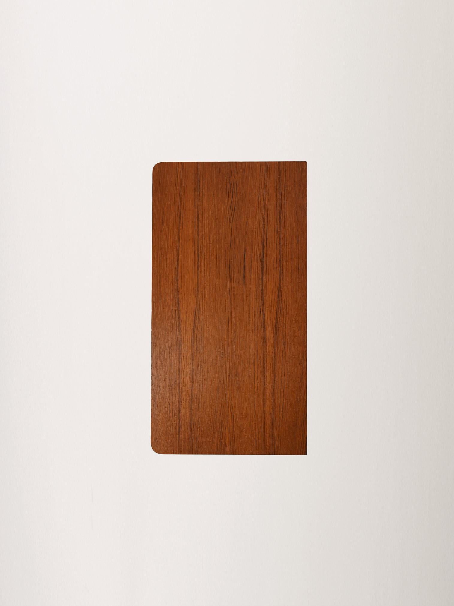 Cassettiera scandinava in teak anni '60 in vendita 1