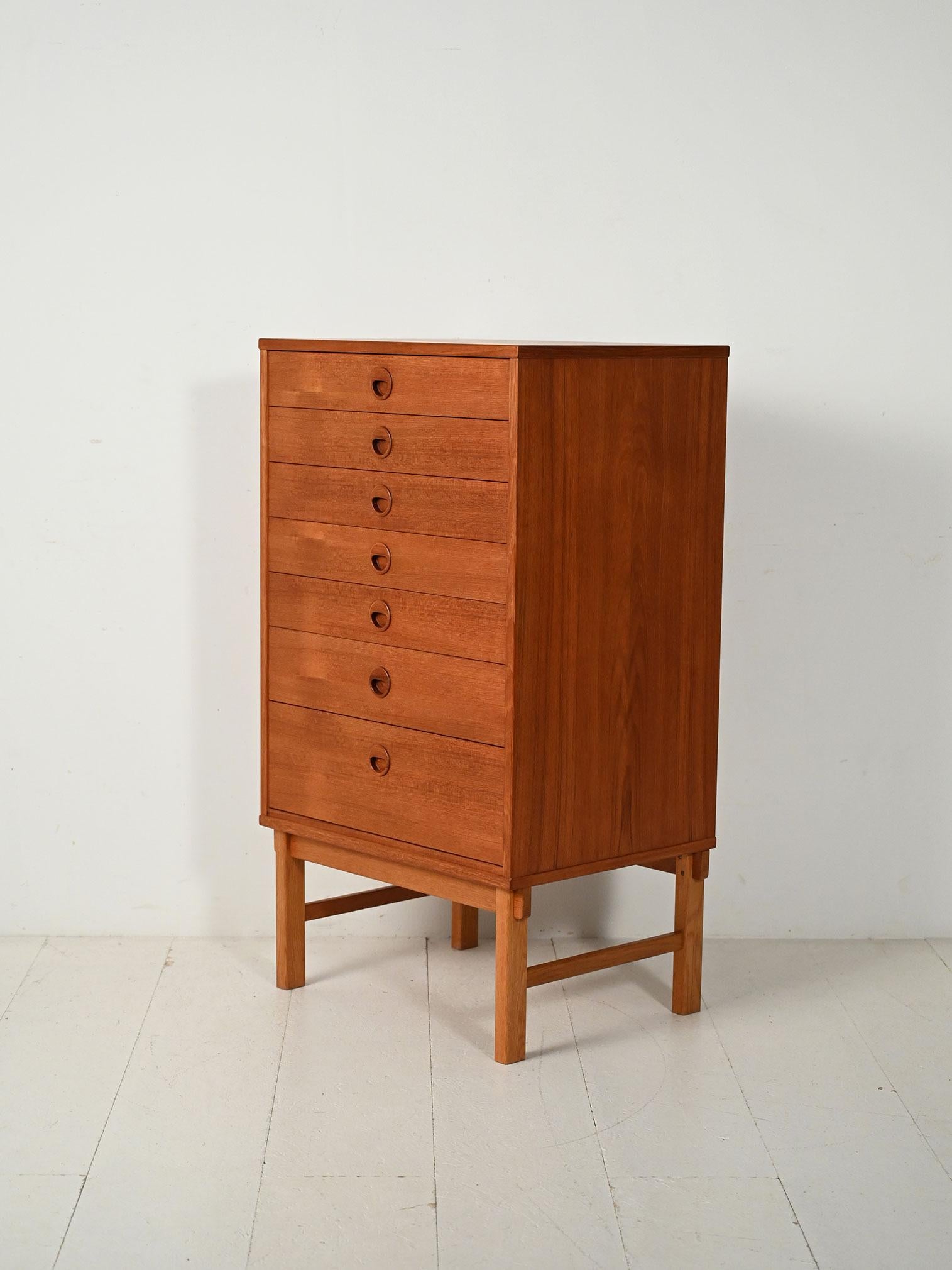 Scandinavo Cassettiera scandinava in teak con sei cassetti, anni '60 in vendita
