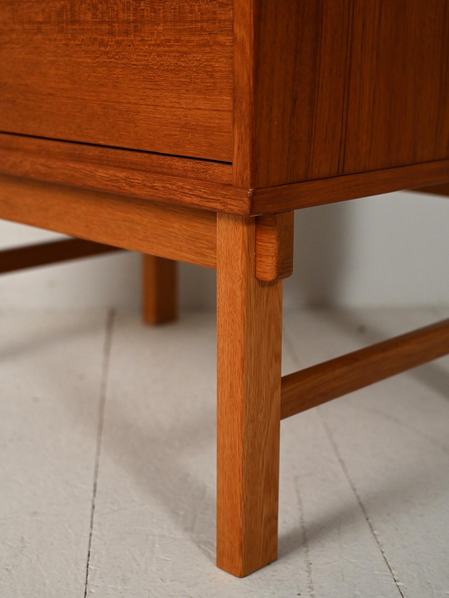 Quercia Cassettiera scandinava in teak con sei cassetti, anni '60 in vendita