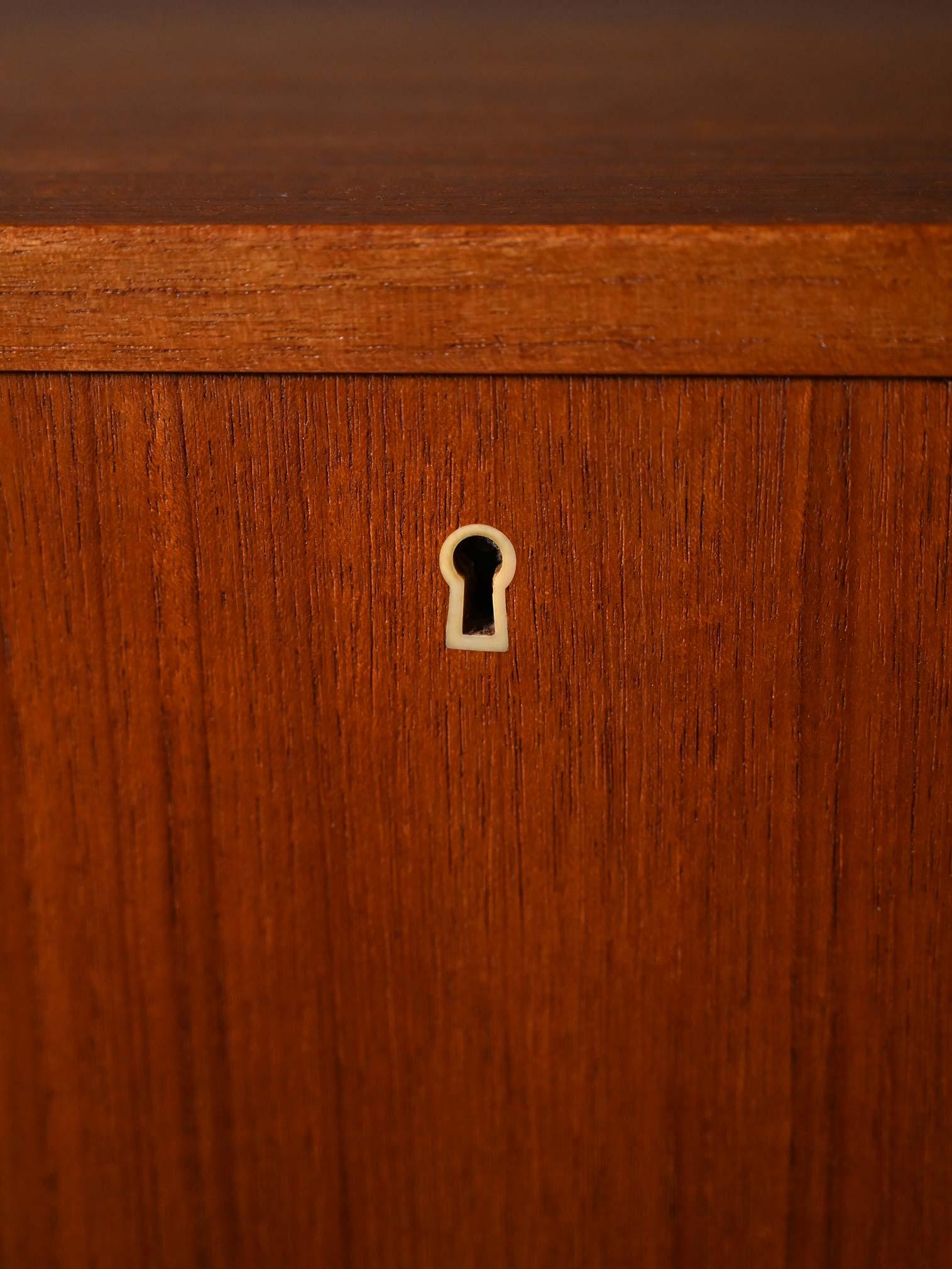 Mahogany Scandinavian teak and mahogany chest of drawers For Sale