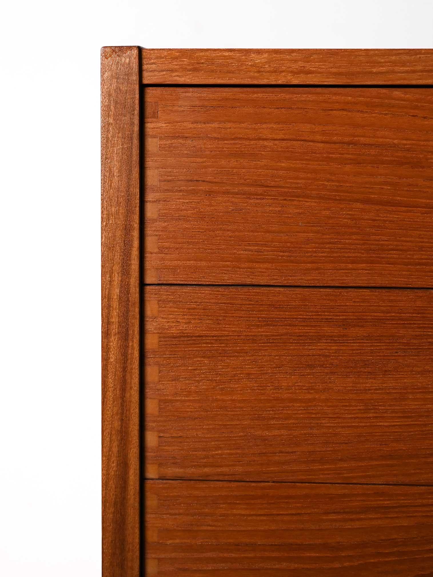 Scandinavian Teak Chest of Drawers In Good Condition For Sale In Brescia, IT