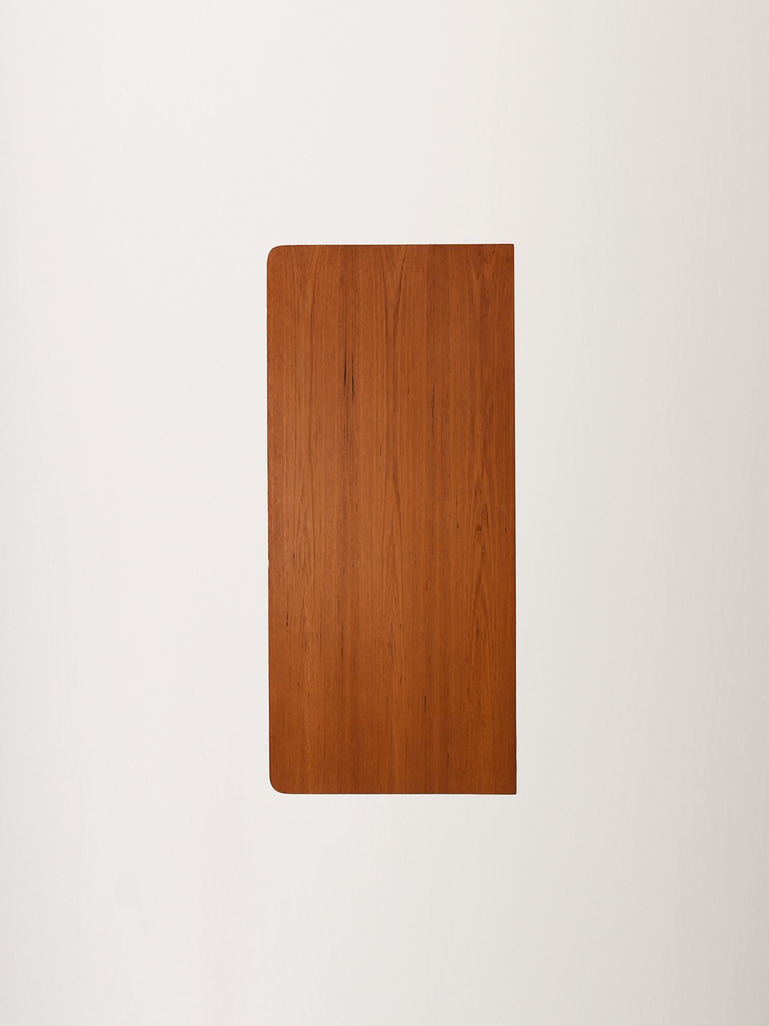 Chêne Cassettiera scandinava teak con doppie maniglie scolpite in rovere en vente