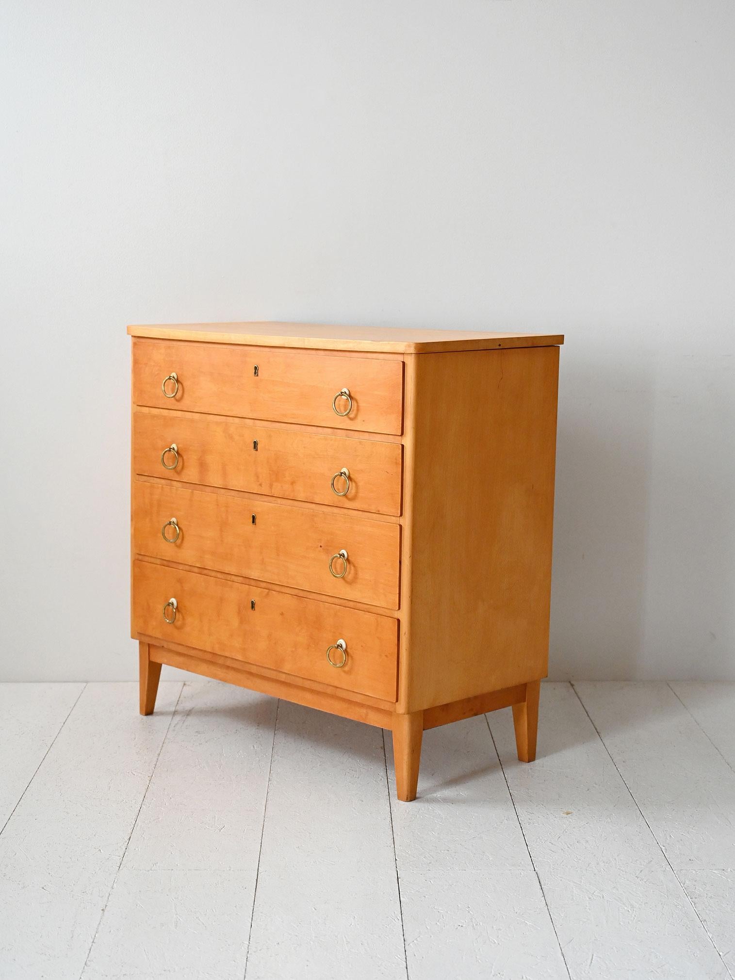 Cómoda vintage escandinava de abedul de los años 50 Scandinavian en venta