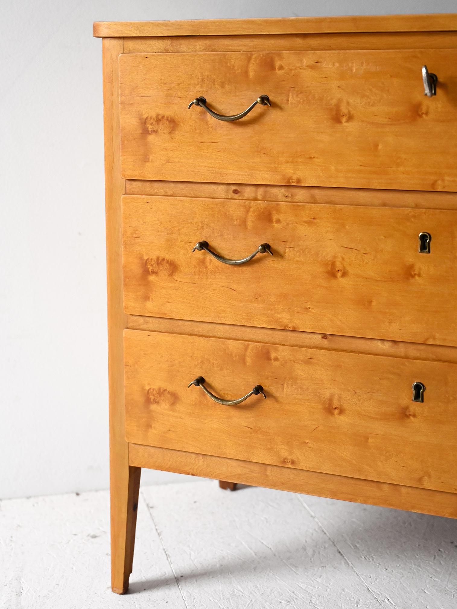 Mid-20th Century Commode scandinave vintage en racine de bouleau en vente