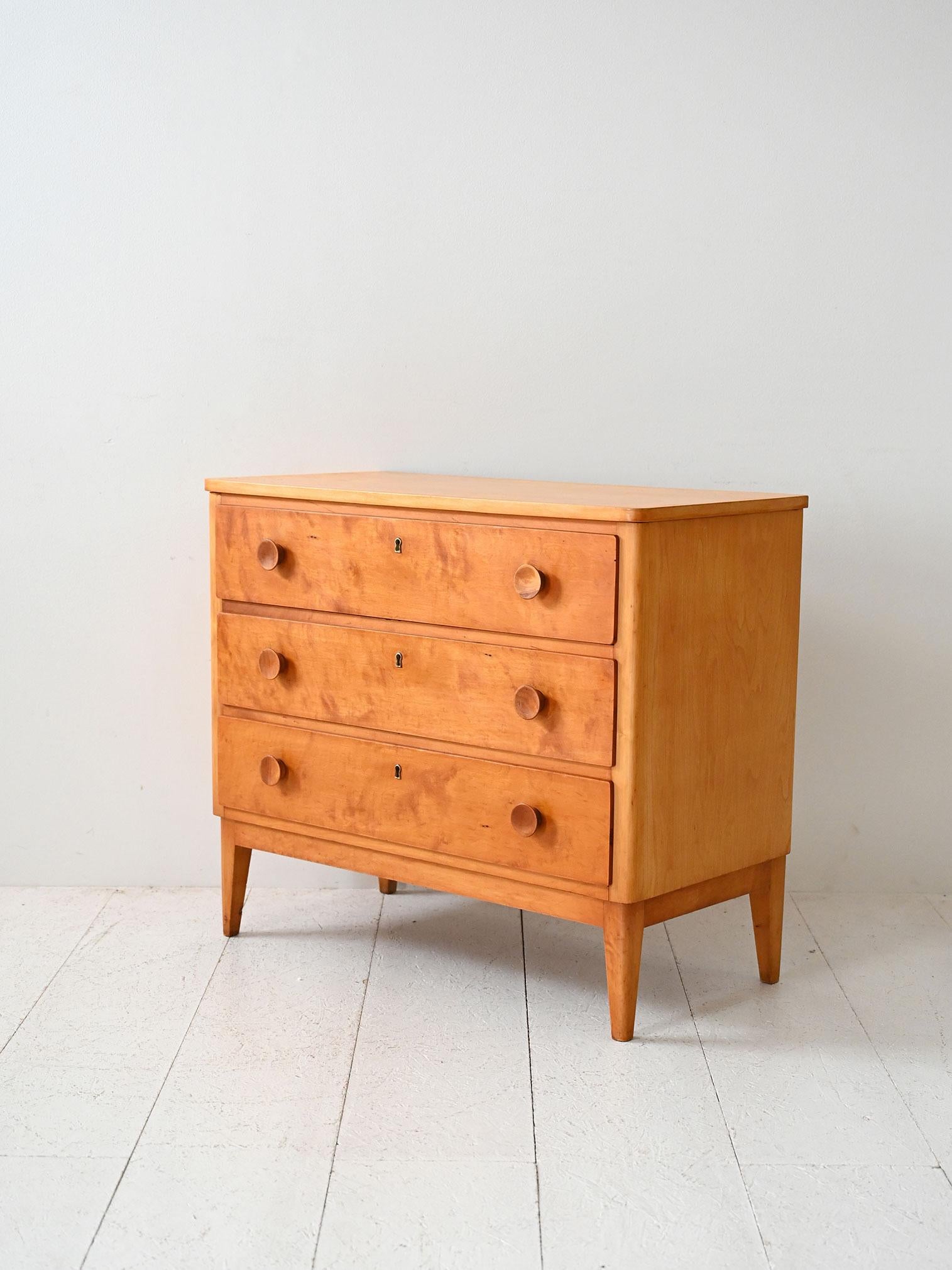 Scandinavian Cassettiera scandinava vintage in rovere anni ’50 in vendita