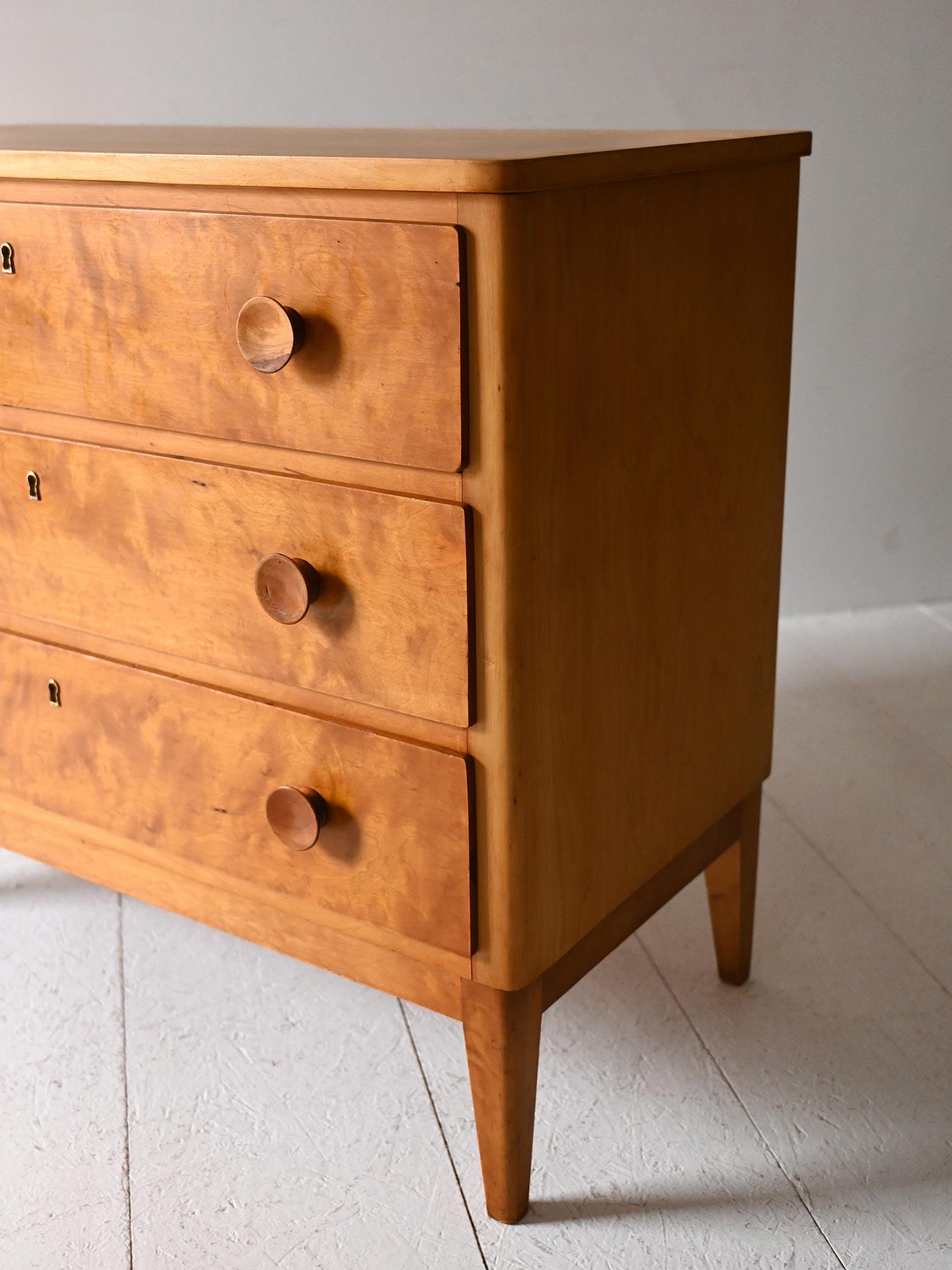 Cassettiera scandinava vintage in rovere anni ’50 in vendita 1