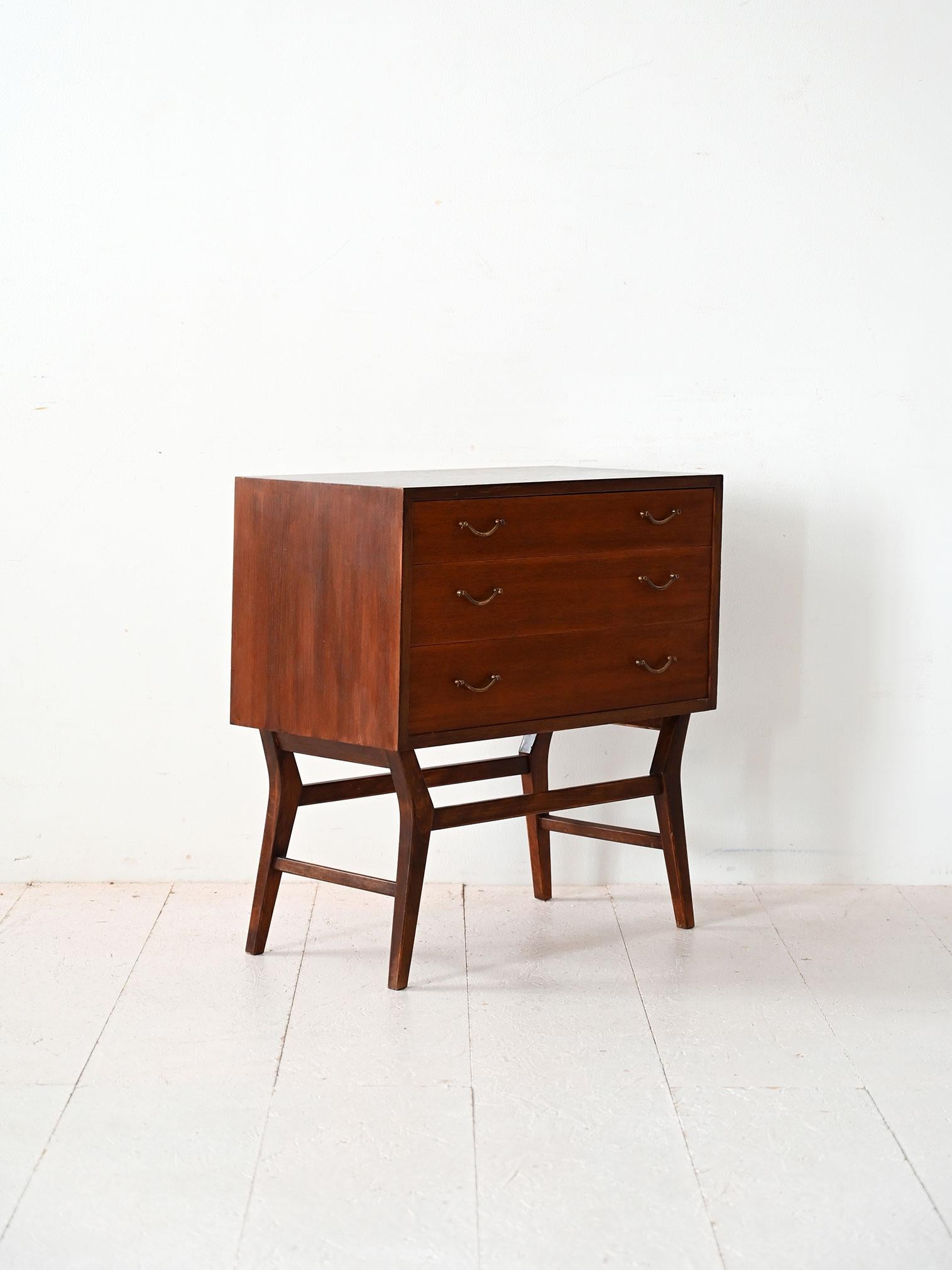 Scandinavo moderno Cassettiera svedese anni ‘50-’60 in mogano in vendita