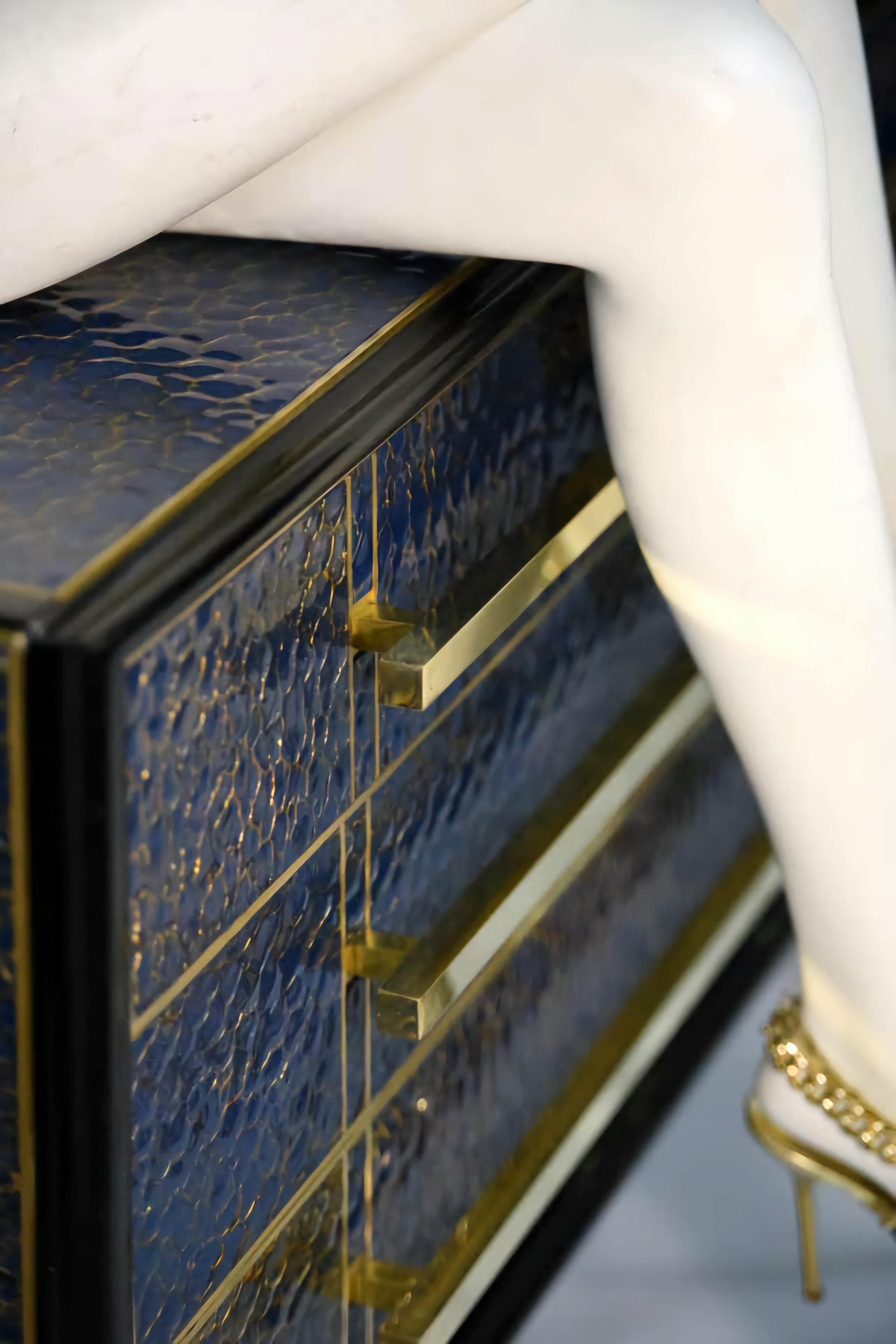 Chest of drawers, antique sapphire blue Murano glass, gold leaf, brass jf in vendita 4
