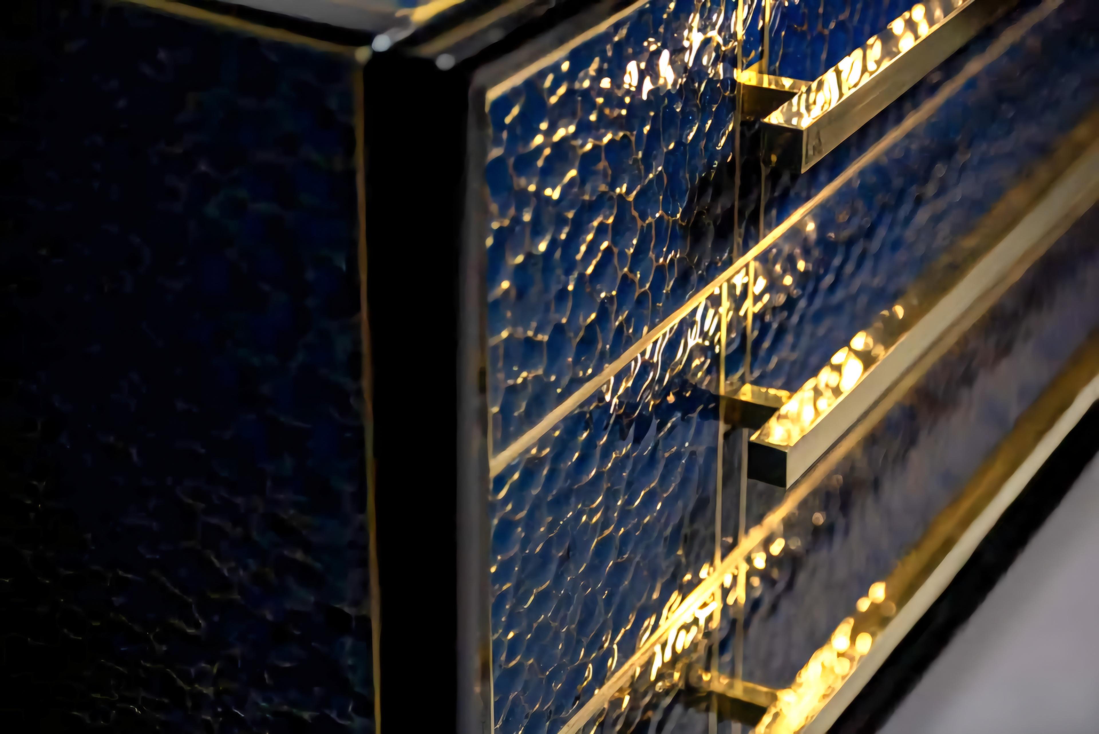 Chest of drawers, antique sapphire blue Murano glass, gold leaf, brass jf in vendita 7